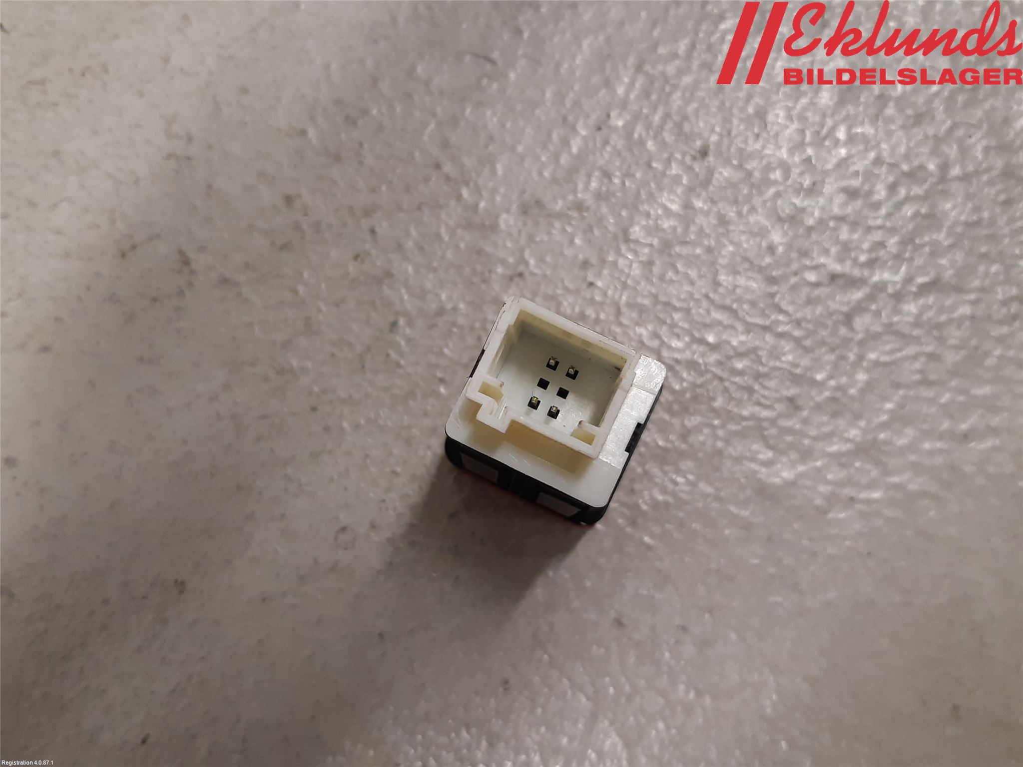 Peugeot 3008 17-24 Strömställare Baklucka