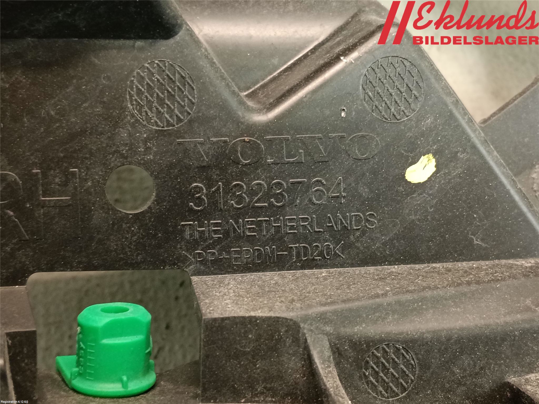 Volvo XC60 14-17 Stötfångarfäste Bak Hö