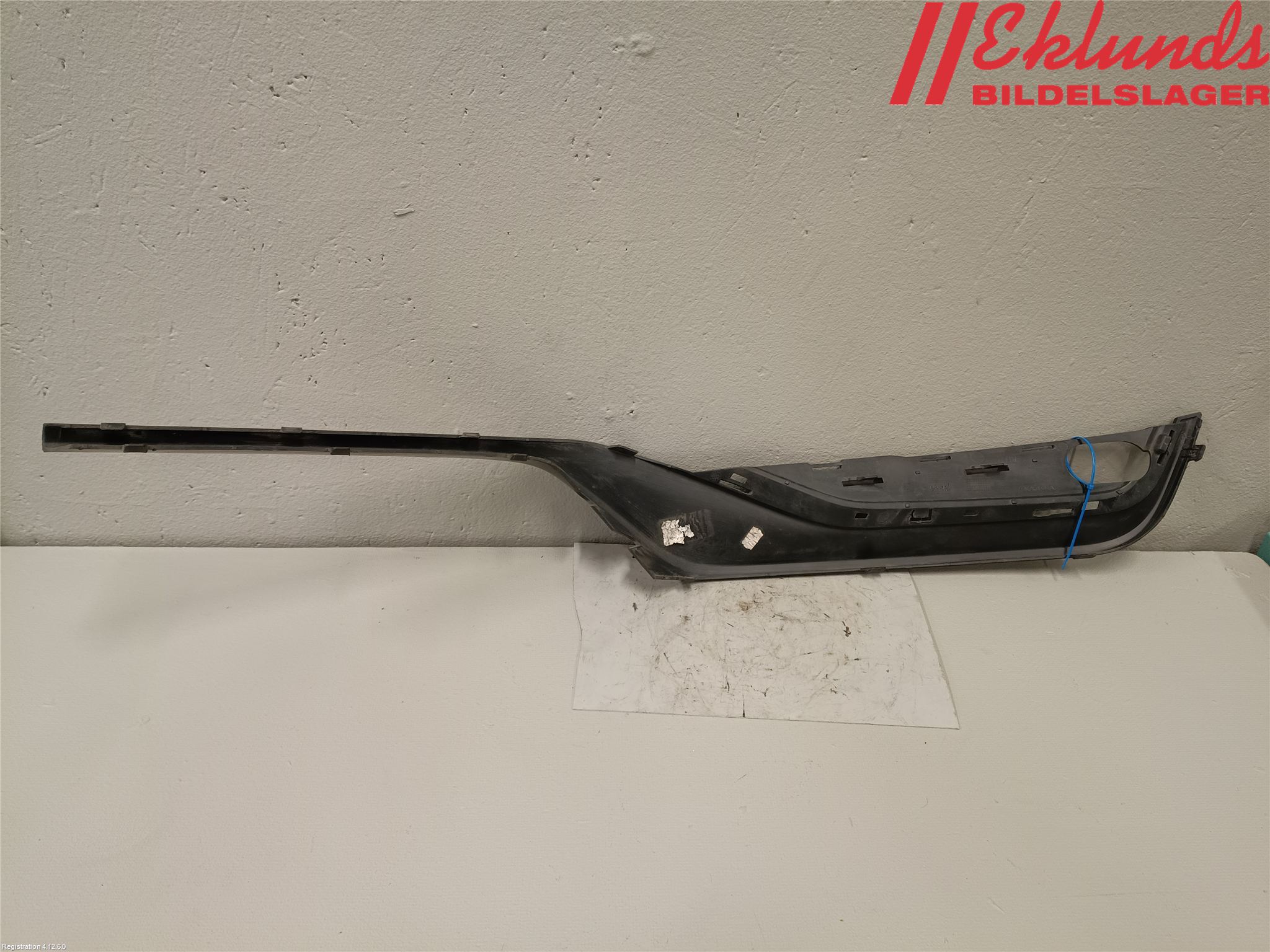 Volvo V60 14-18 Stöt Utfyllnad-List-Grill