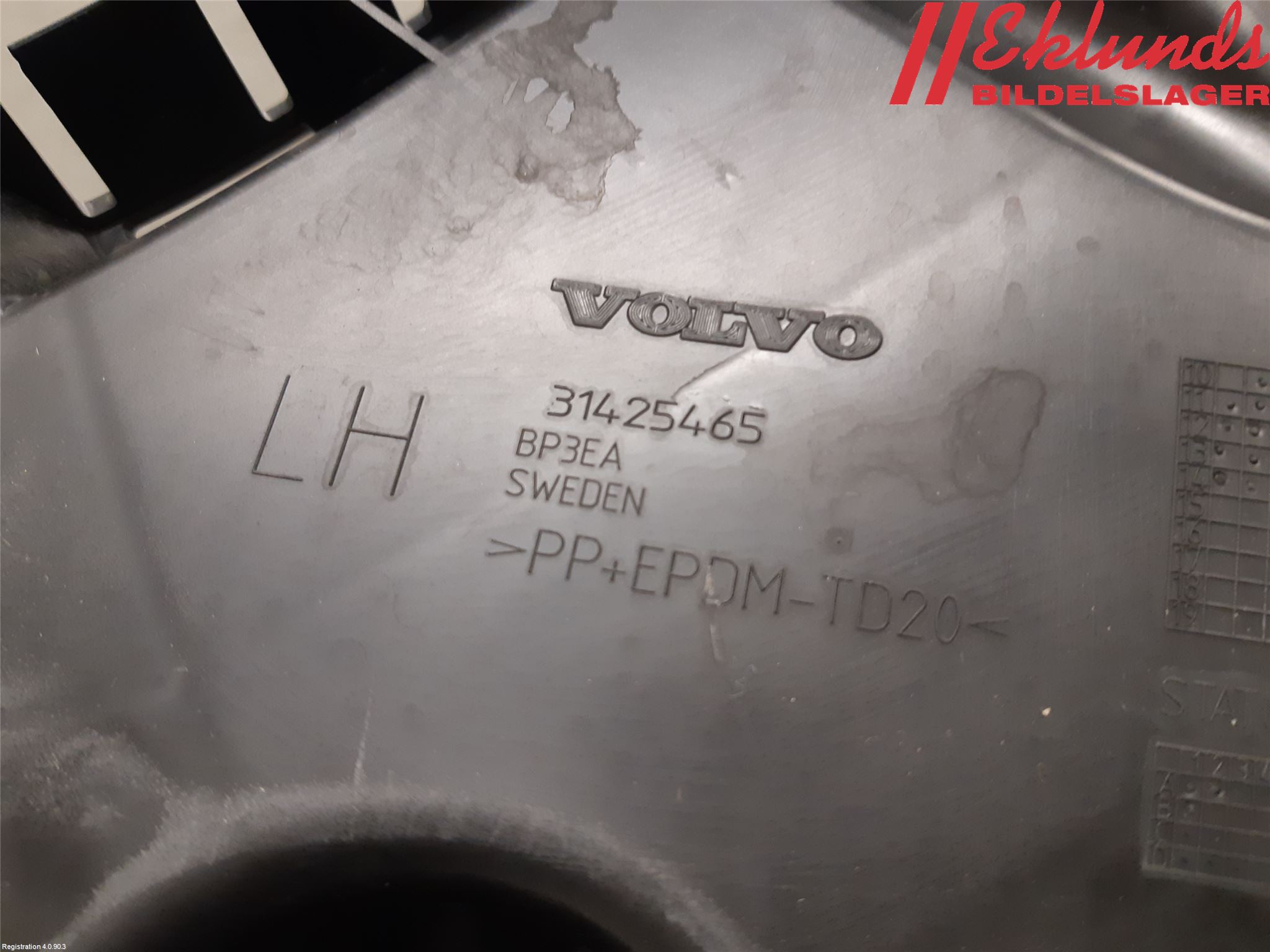 Volvo V60 14-18 Stötfångarfäste Bak Vä