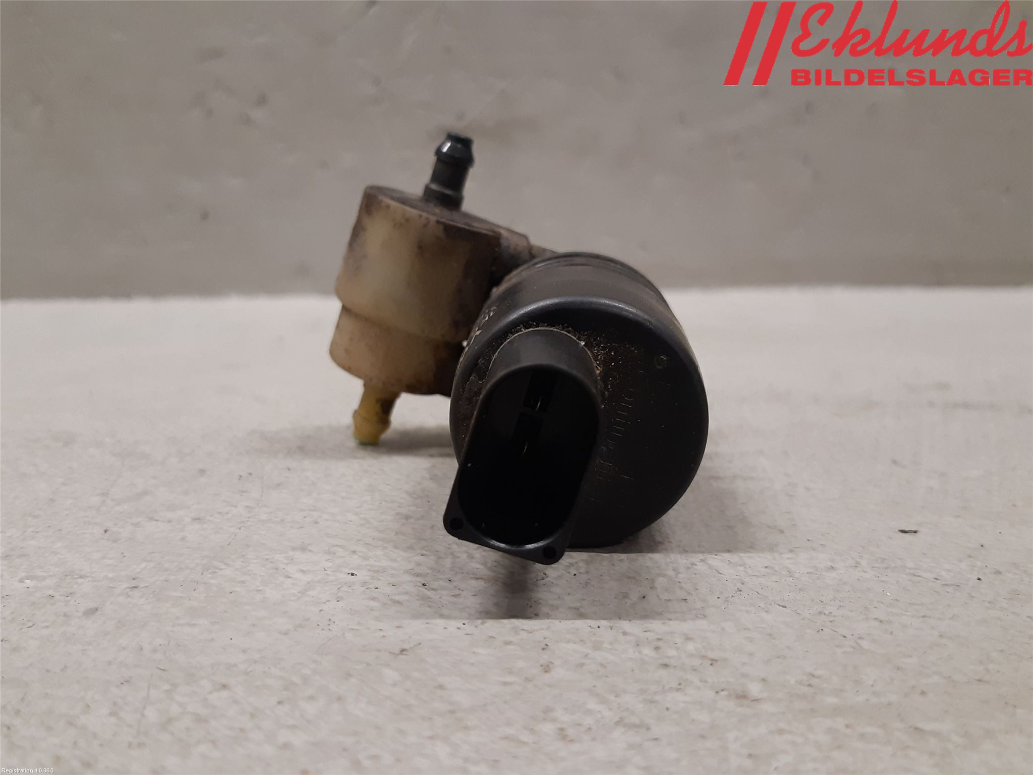 Volkswagen VW TOURAN 10-15 Spolarpump Vindruta
