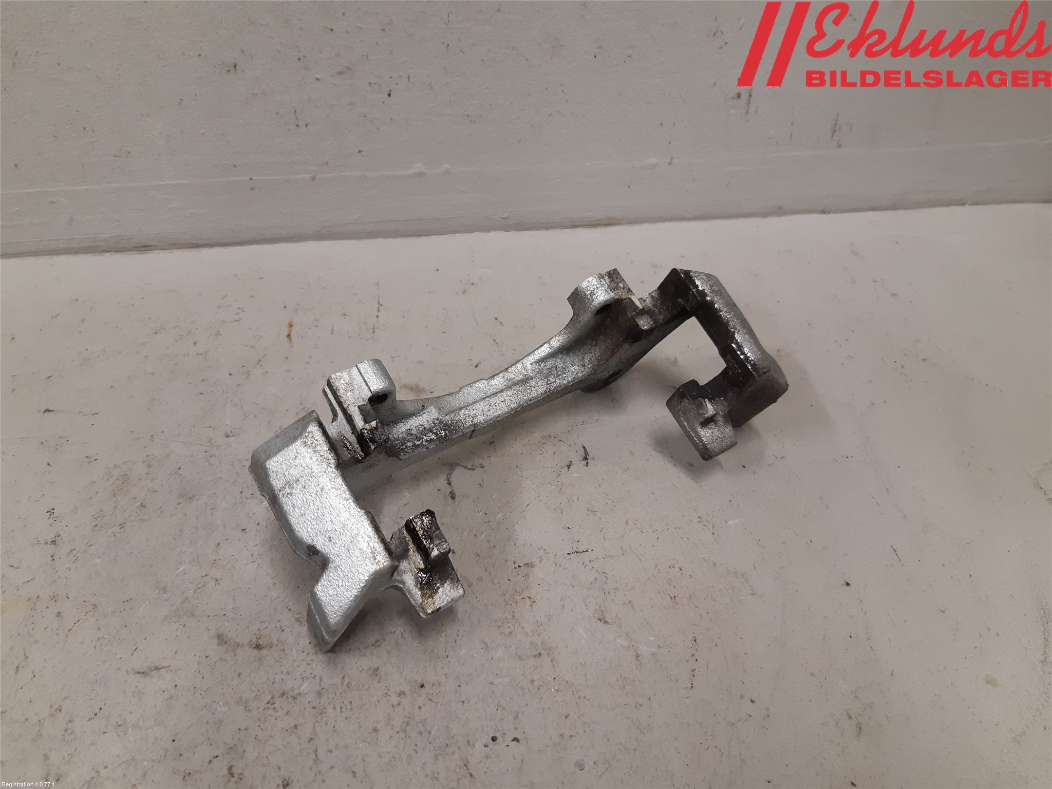 Toyota YARIS XP21 20- Bromsokshållare