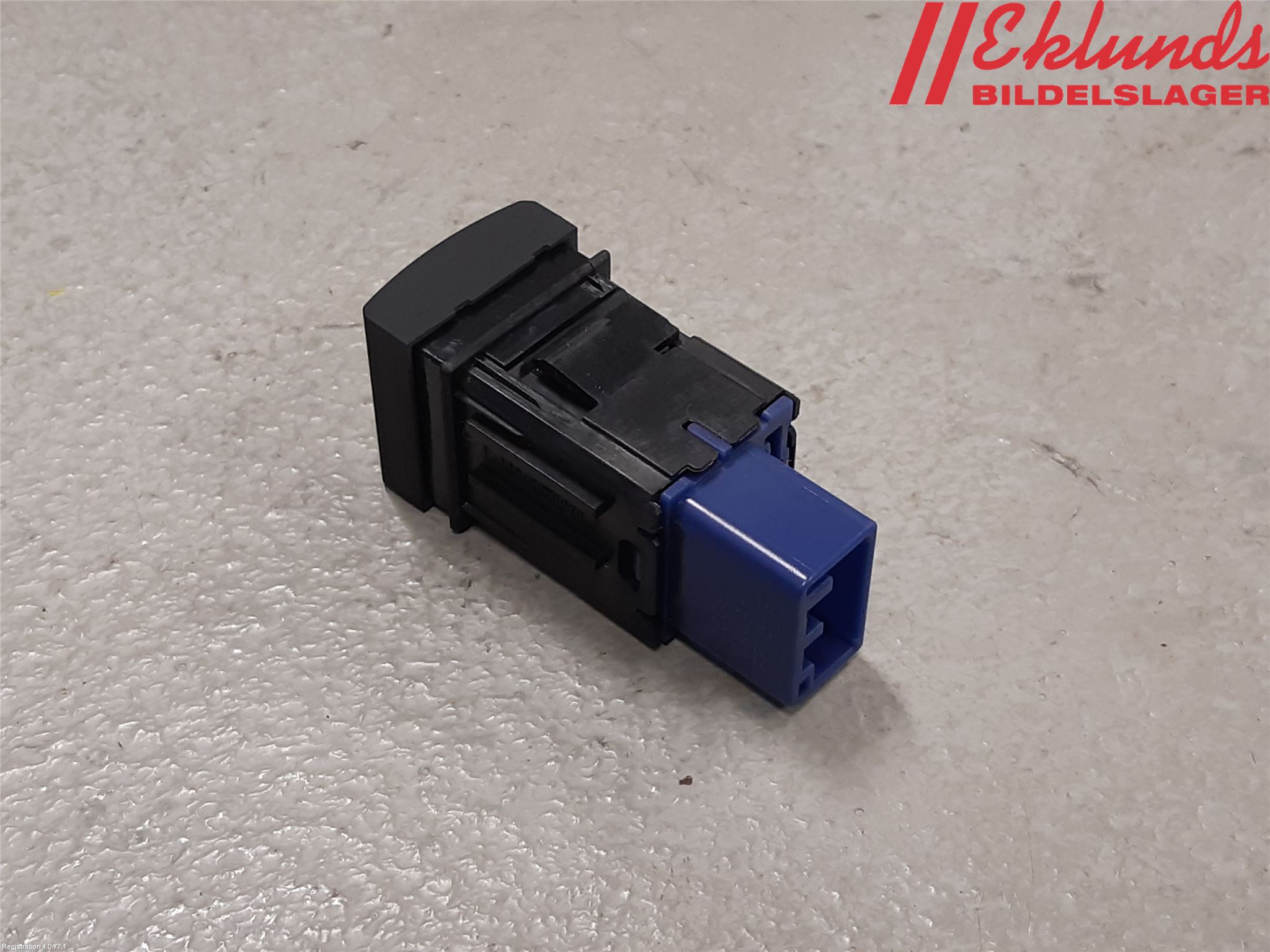 Toyota RAV4 19- Strömställare Tanklucka