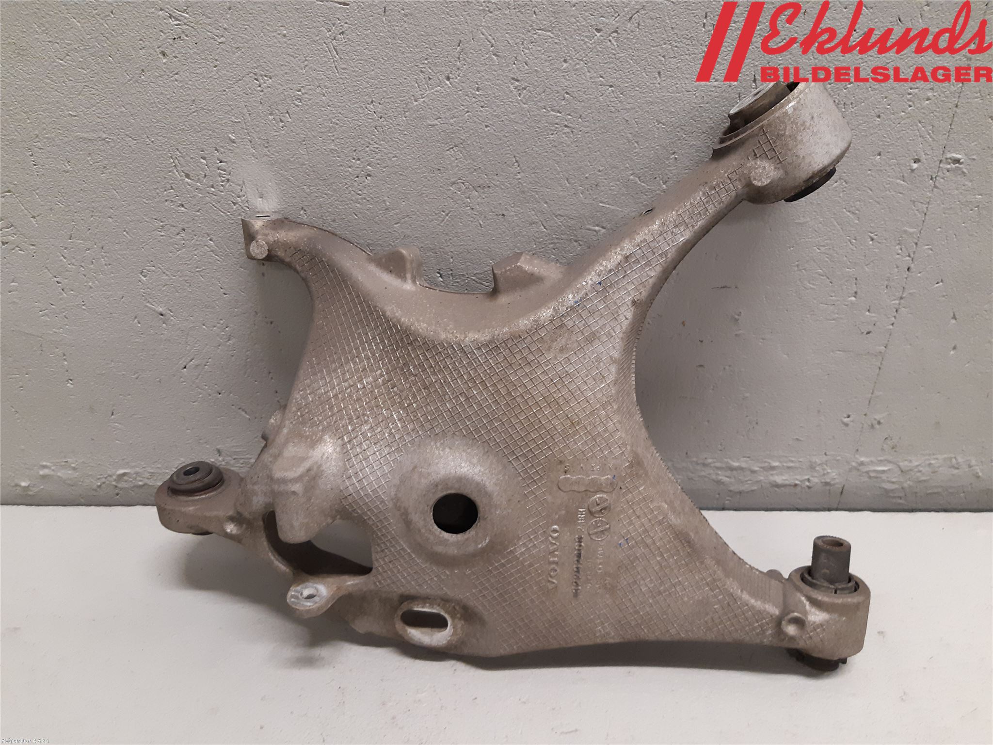 Volvo V90 17->> Bärarm Bak Höger