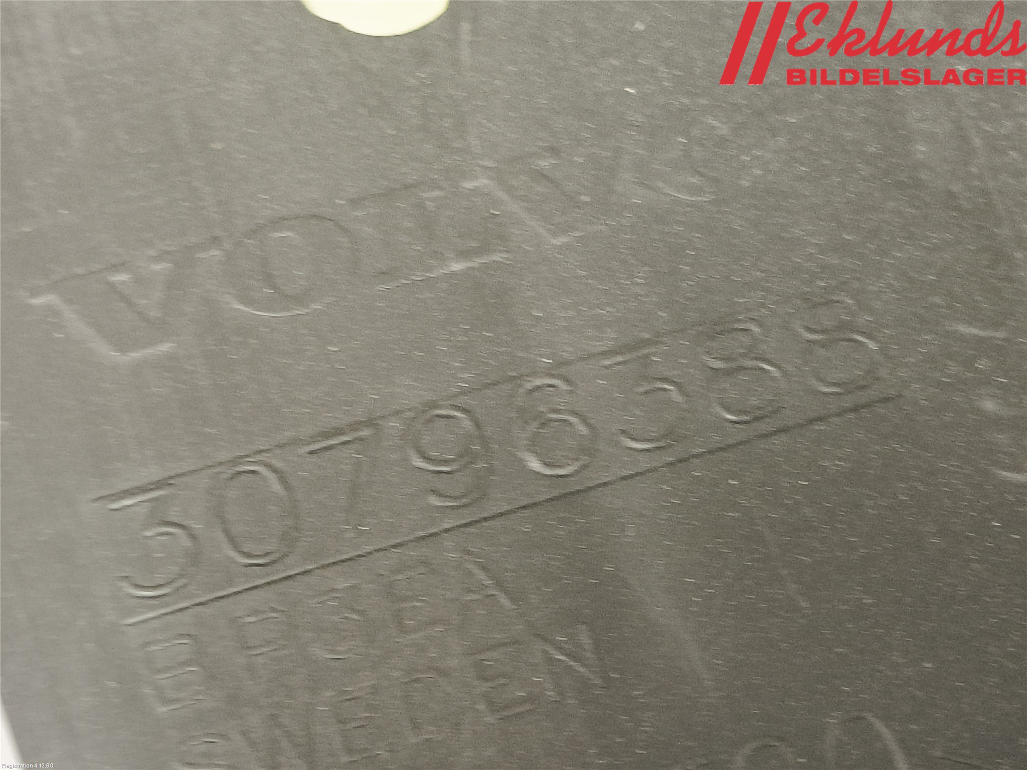 Volvo V70 08-13 Strålkastarsarg Höger