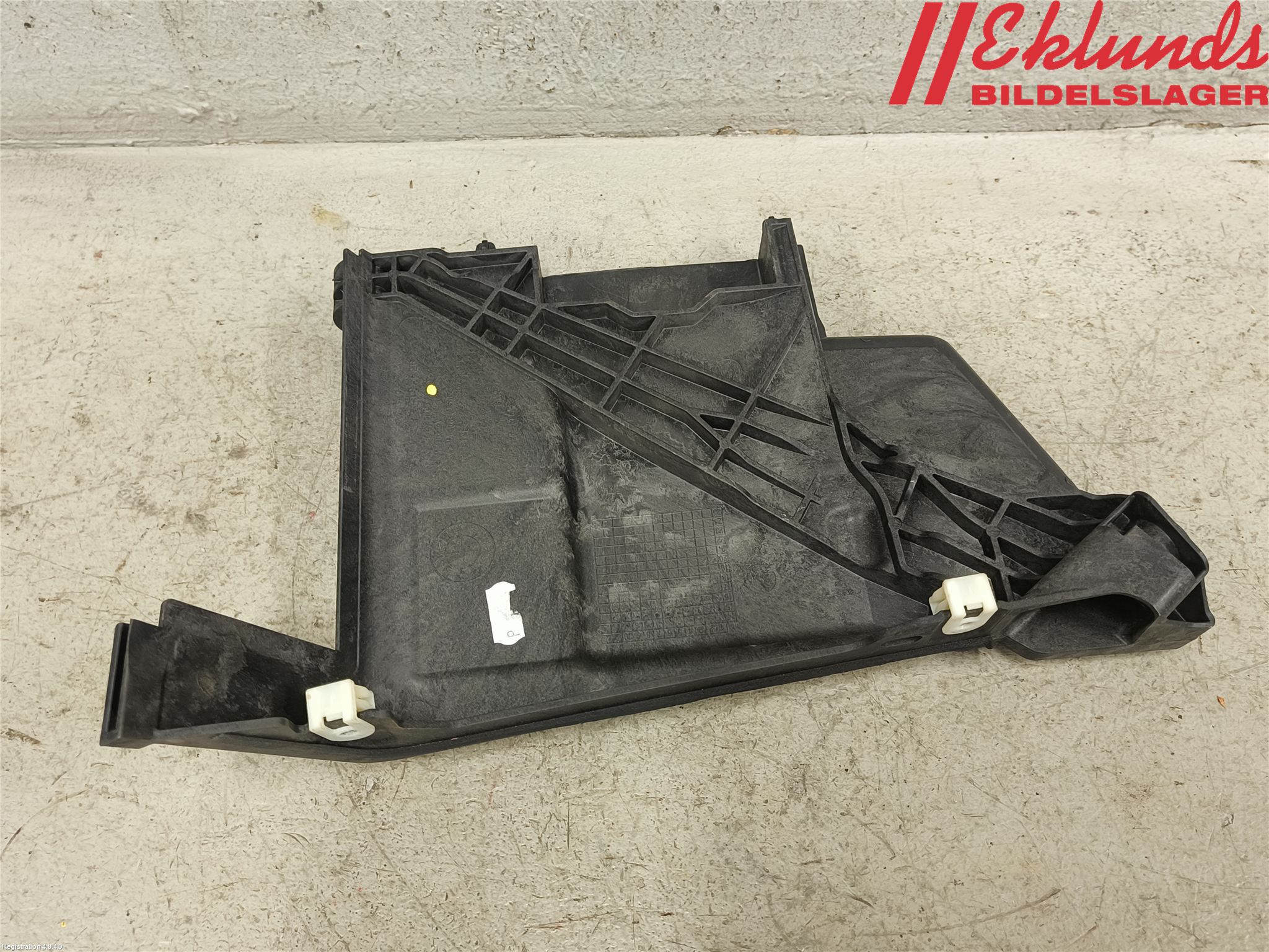 BMW X1 F48 15-22 Batterilåda-Fäste-Hållare