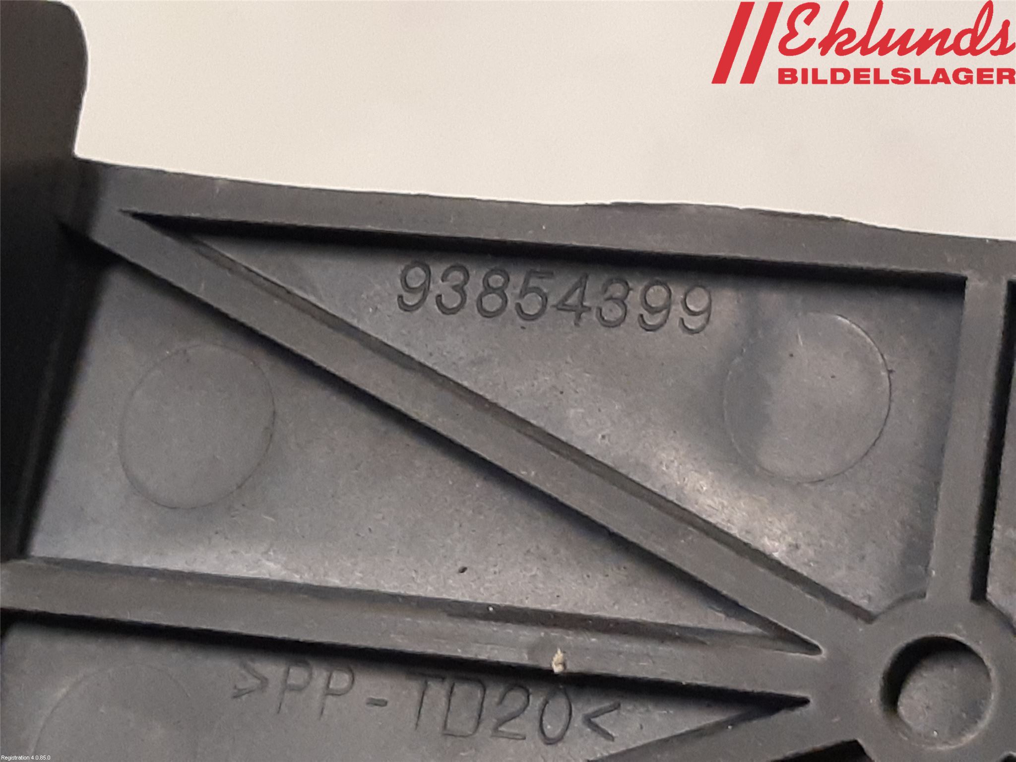 Opel VIVARO 01-14 Deflektor Plåt-Plast Kylning