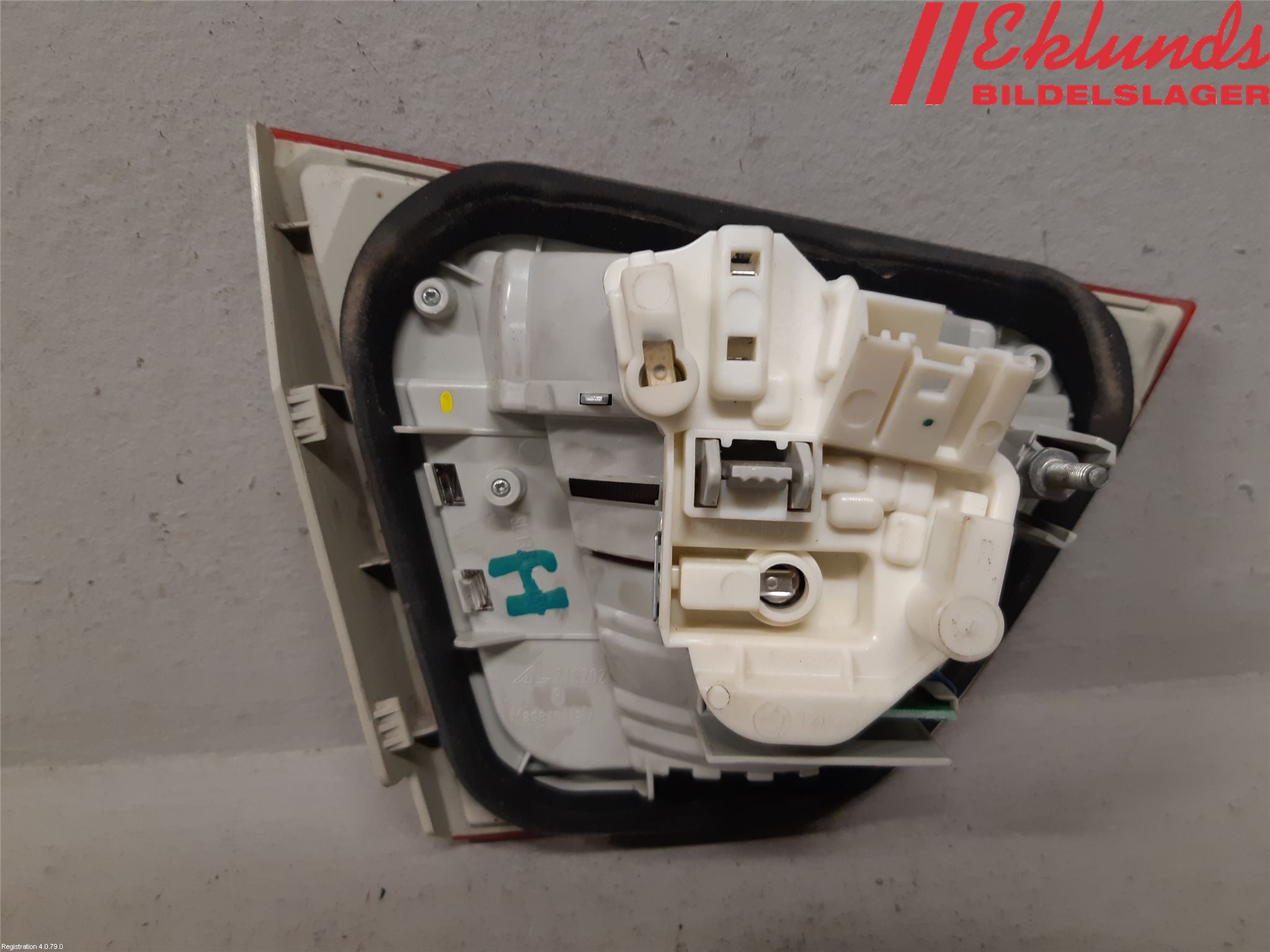 BMW 3 E90/91 SED/TOU 05-12 Bakljus Lucka Hö