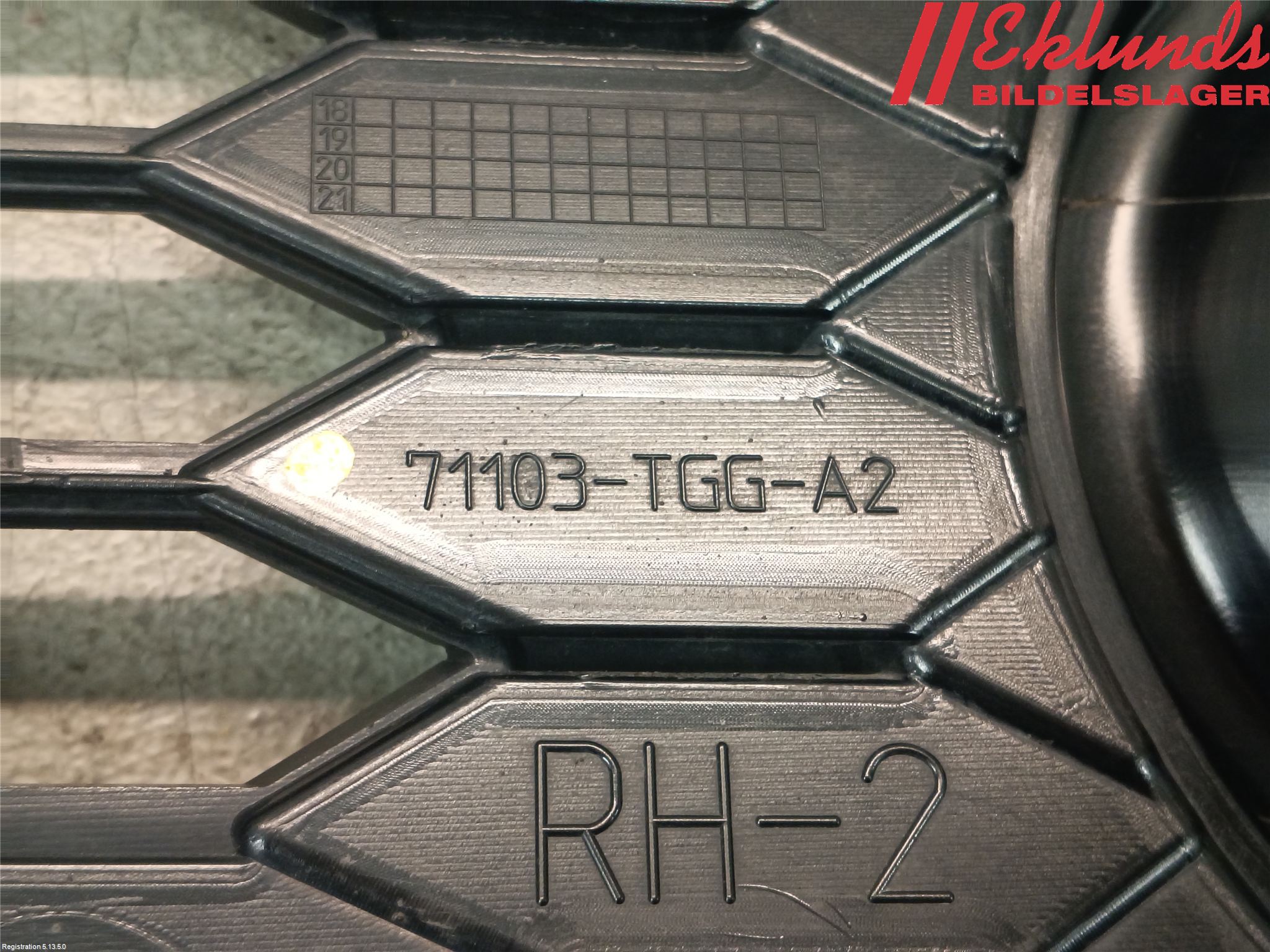 Honda CIVIC 17-22 Dimljussarg Fram
