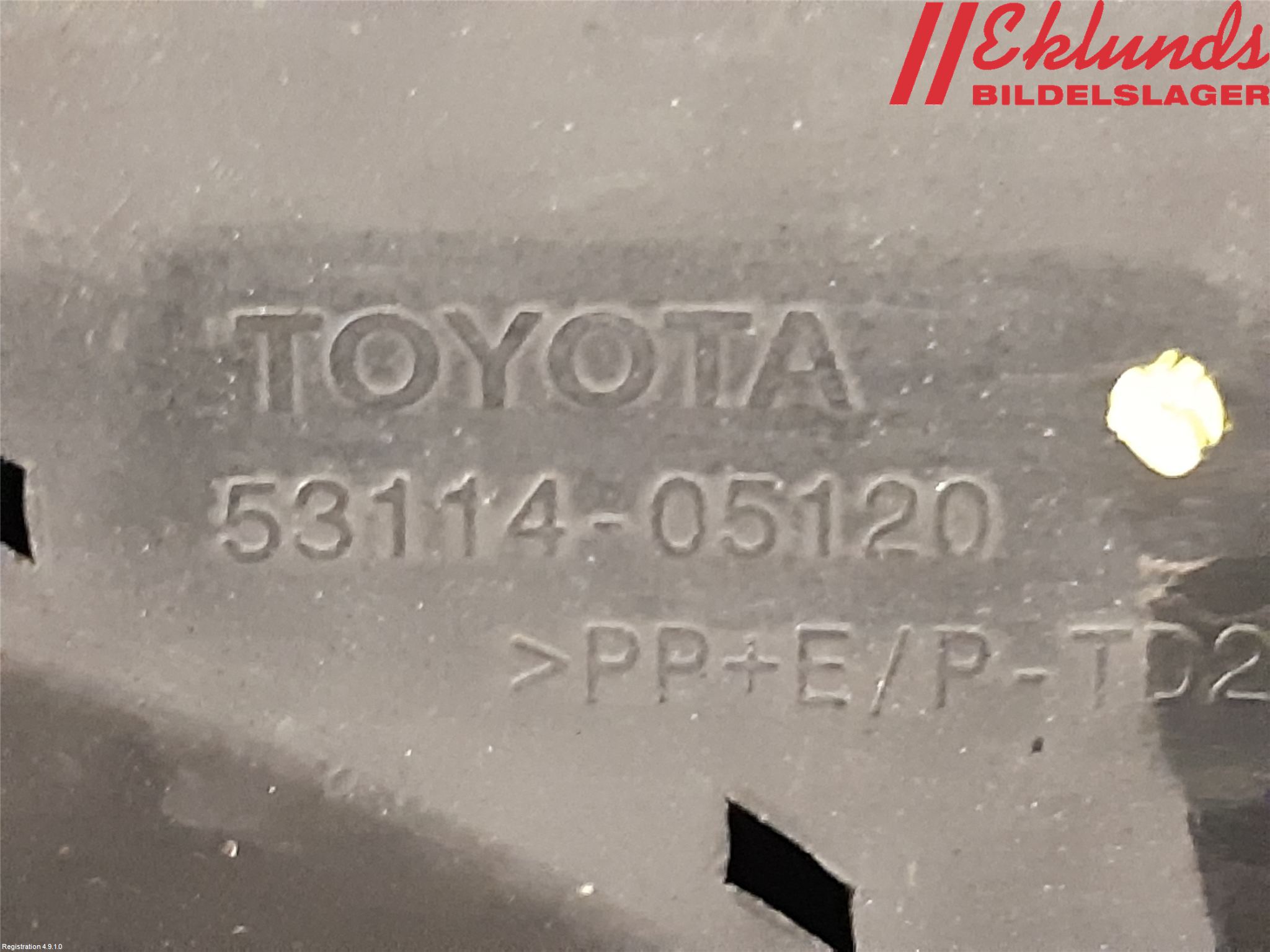 Toyota AVENSIS 16-18 Grill Komp