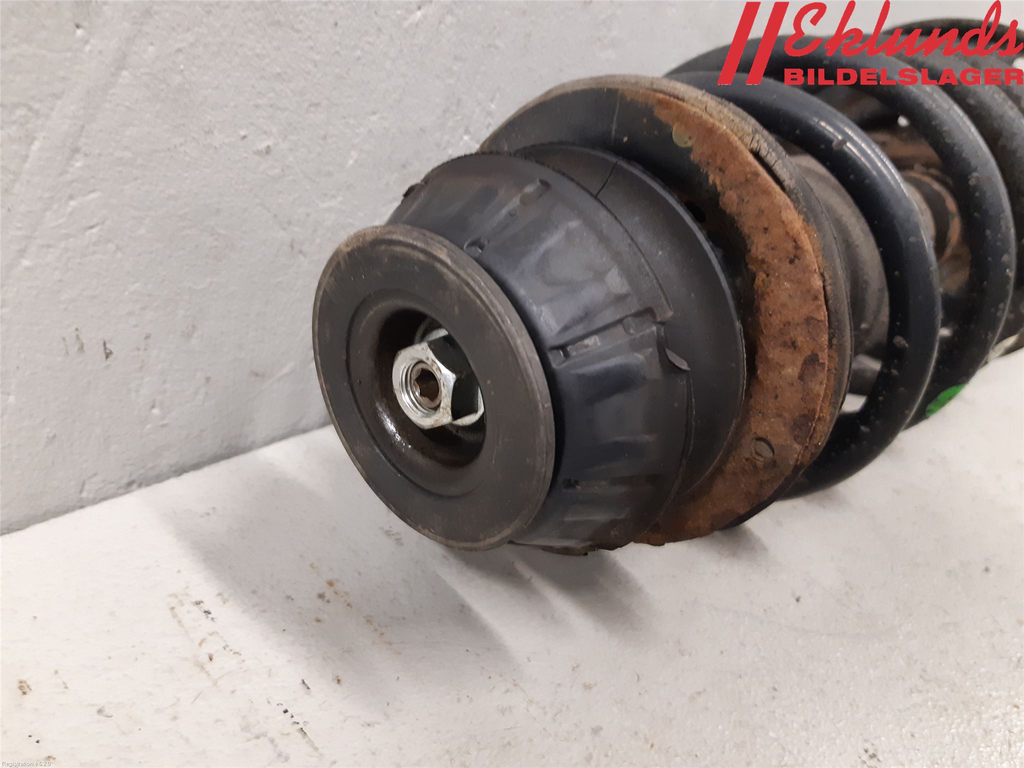 Toyota VERSO-S 11-16 Fjäderben Fram Vänster