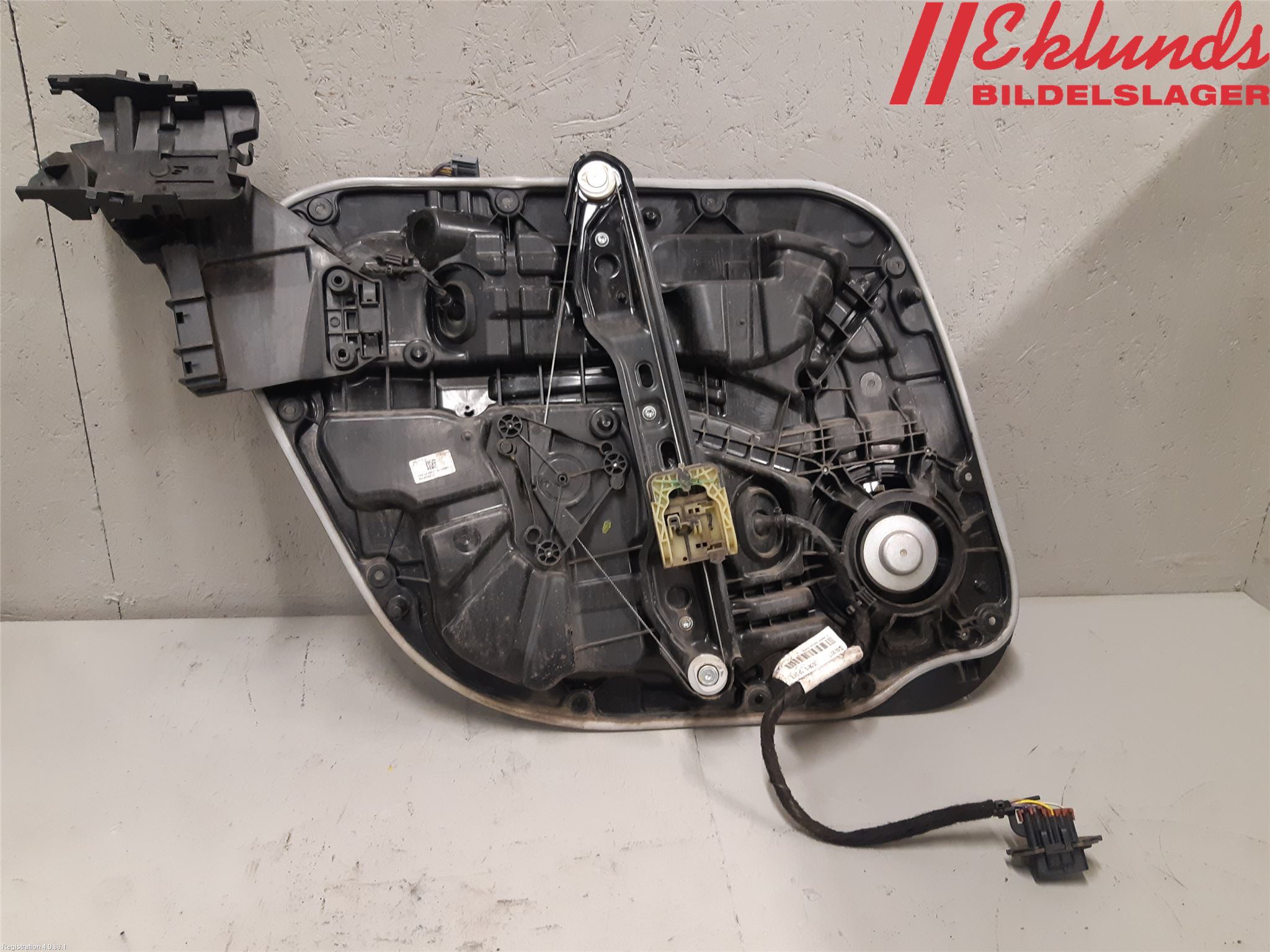 Volvo V90 17->> Fönsterhissmekanism