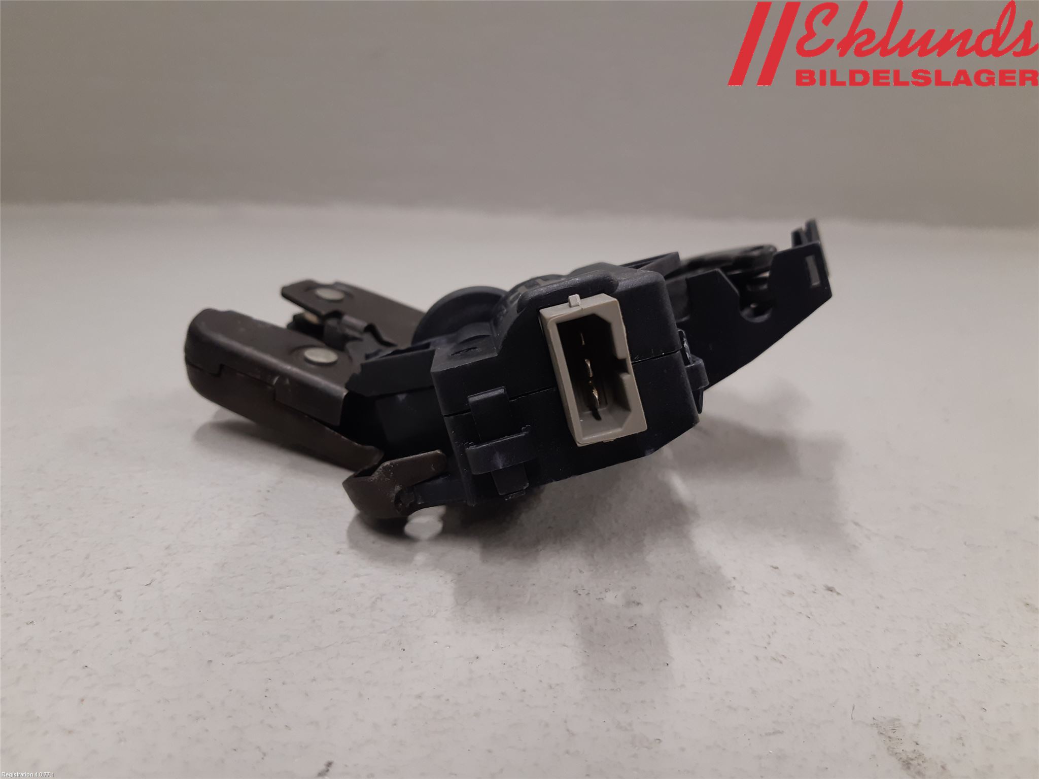 Audi A4/S4 01-05 Låskista Baklucka