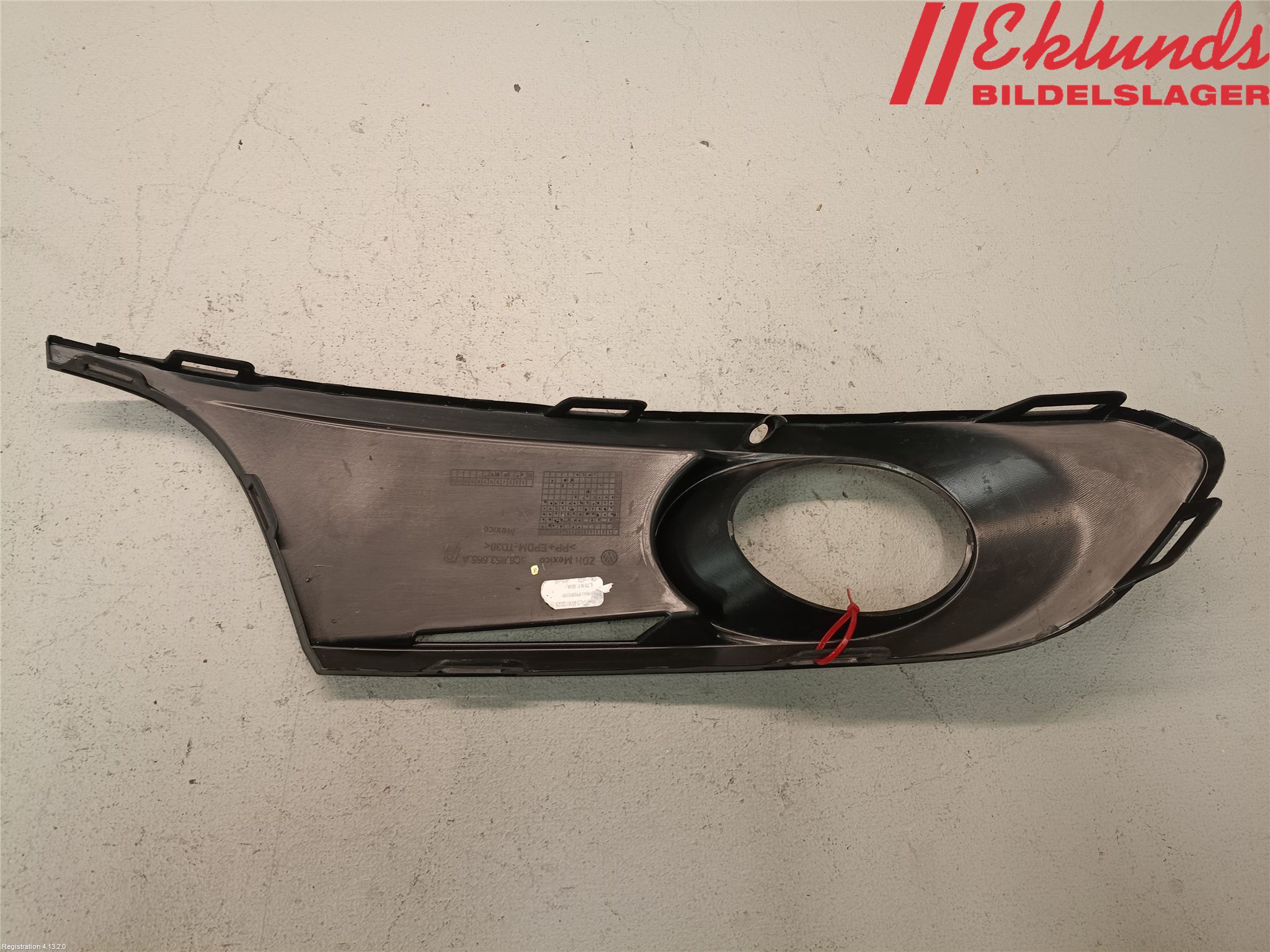 Volkswagen VW JETTA VI 11- Dimljussarg Fram