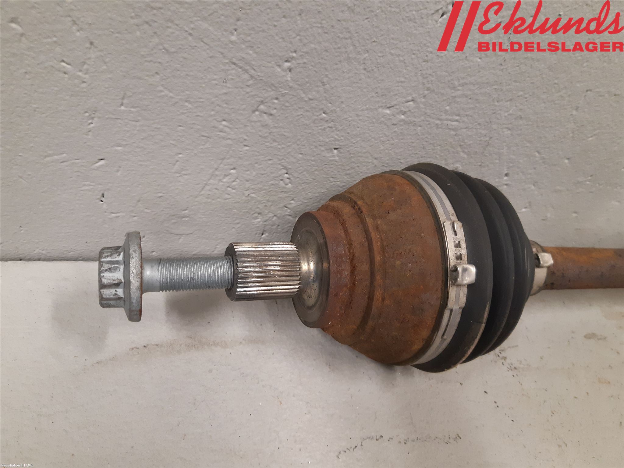 Volkswagen VW PASSAT 15-19 Drivaxel Fram Vänster