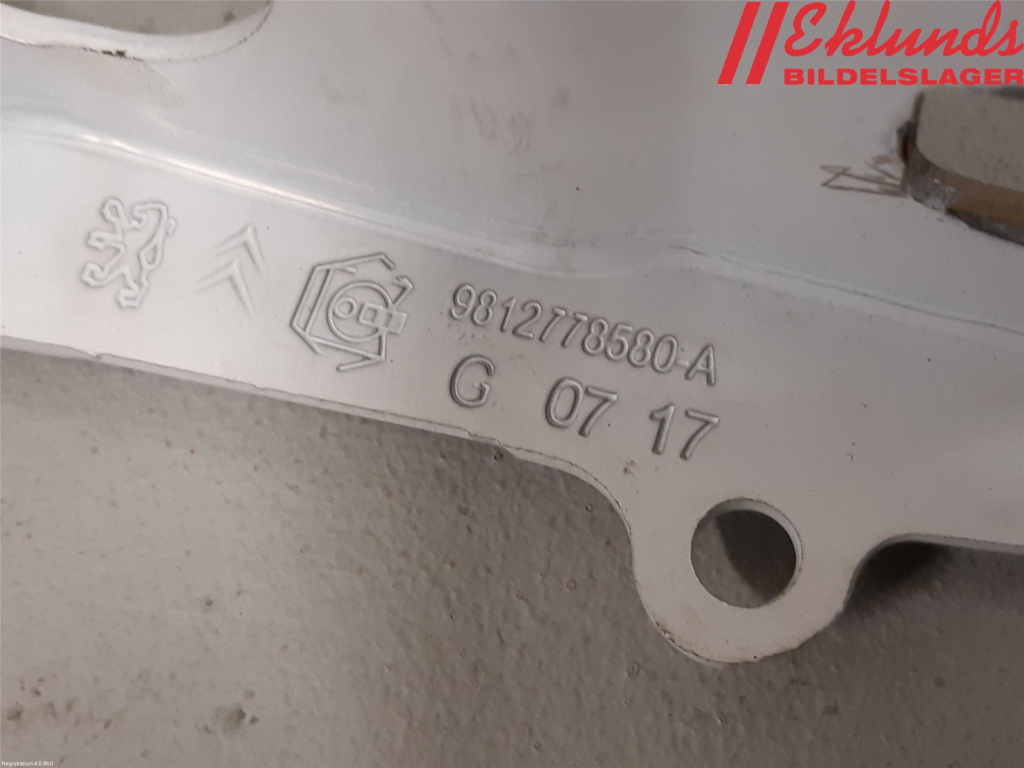 Citroen COTROEN C3 17-24 Huvgångjärn