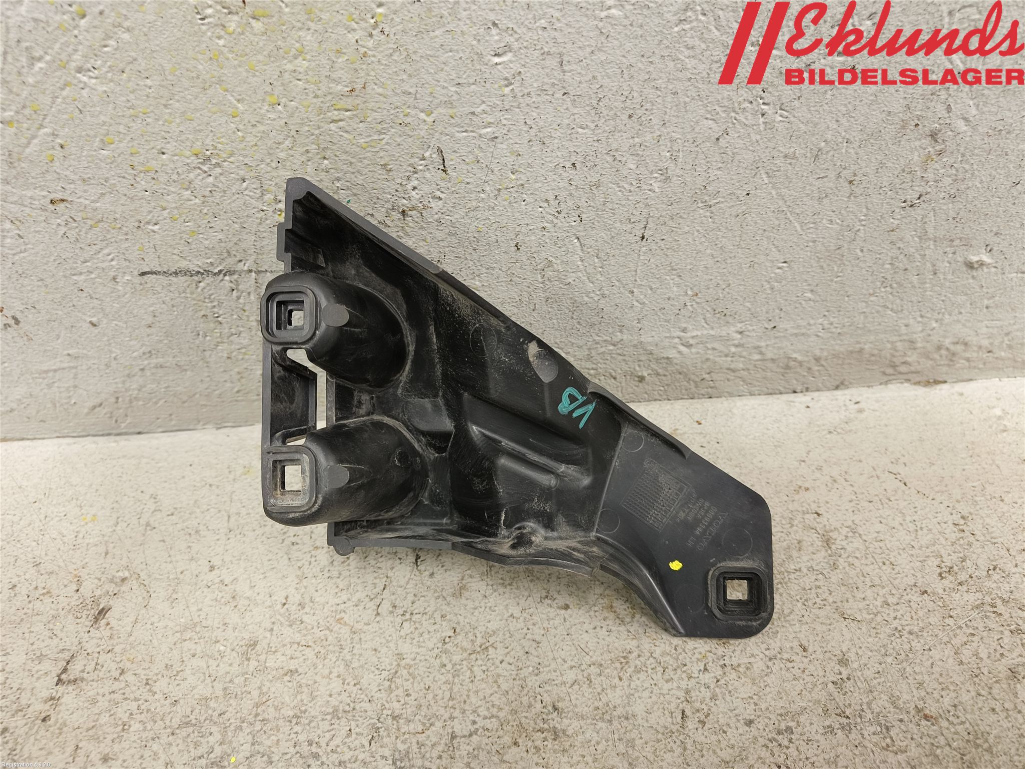 Volvo V70 05-08 Stötfångarfäste Bak Vä