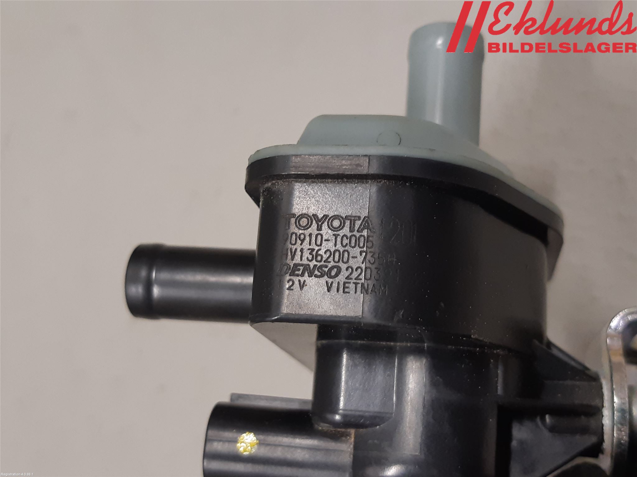 Toyota YARIS XP21 20- Vakuumventil