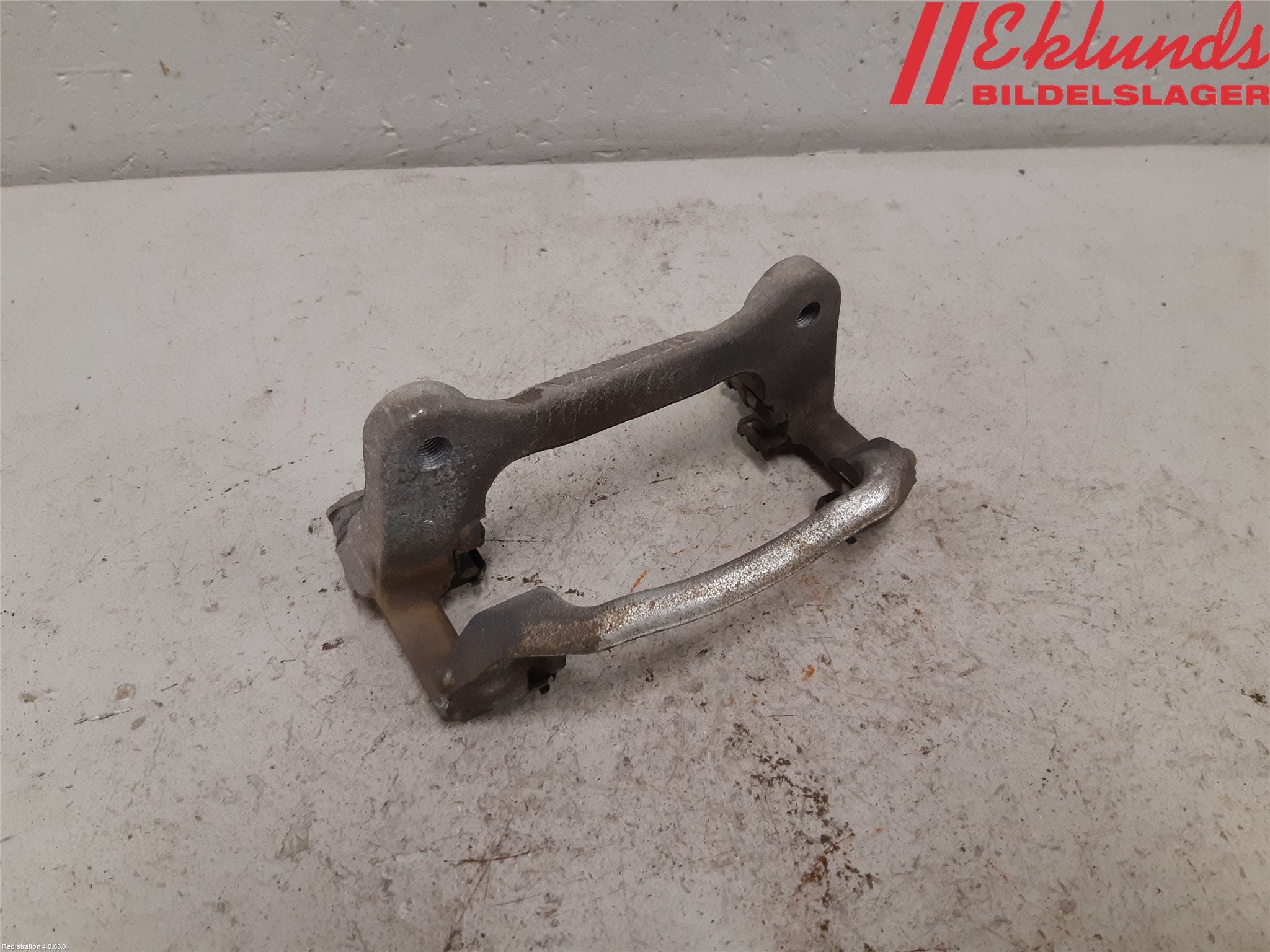 Toyota COROLLA 19- Bromsokshållare