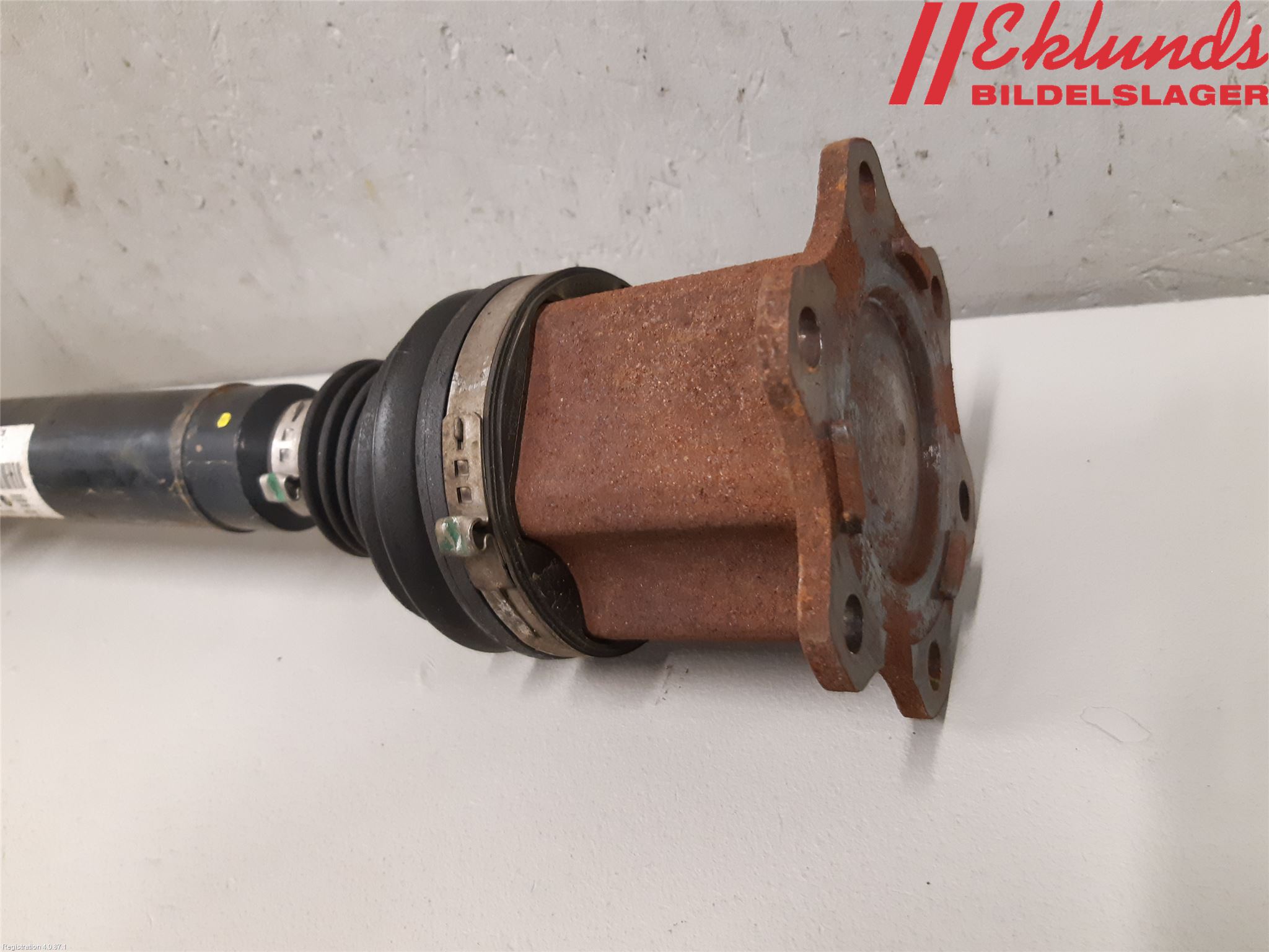 Volkswagen VW PASSAT 11-14 Drivaxel Fram Höger