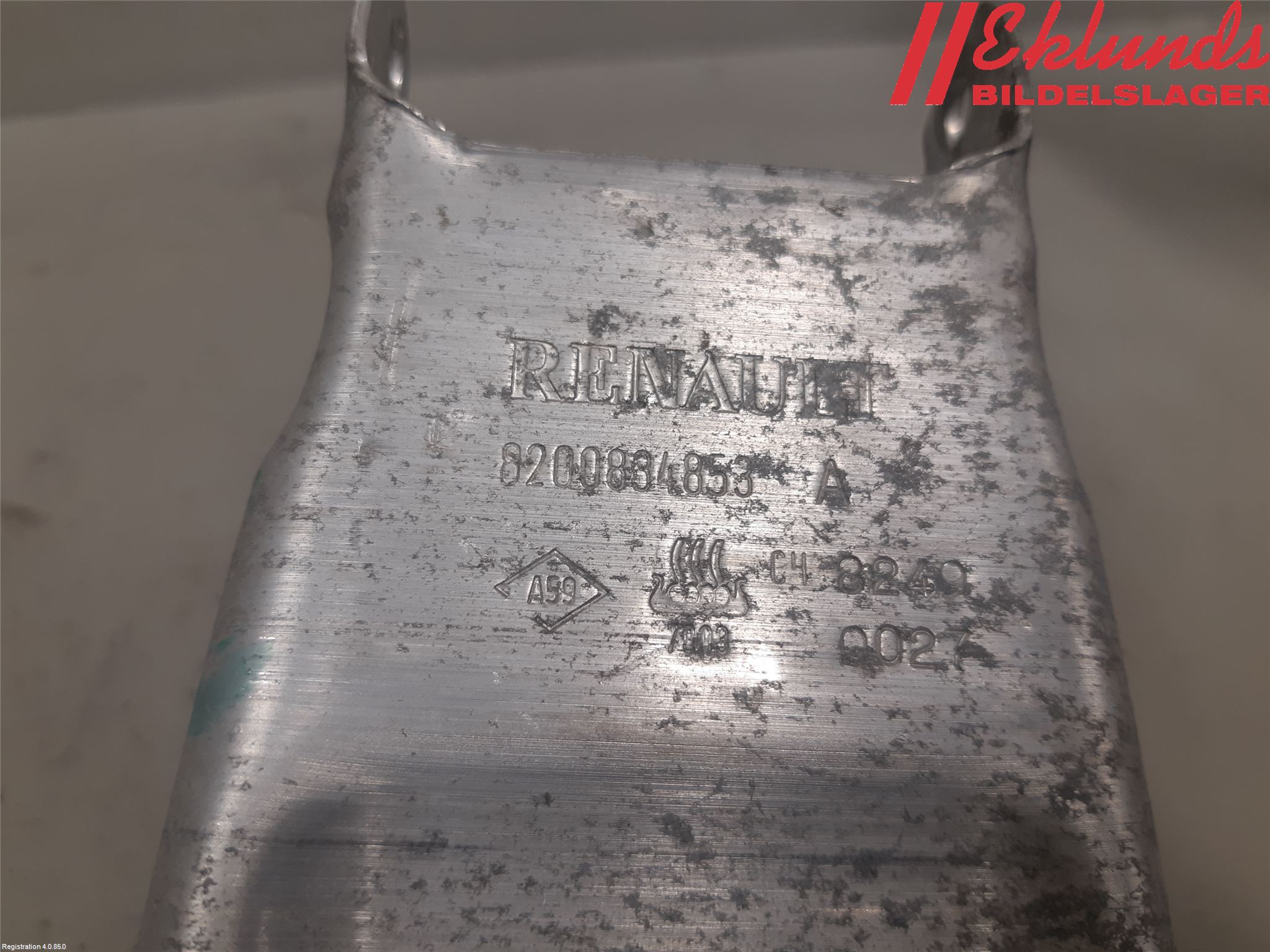 Renault CLIO III  09-12 Stötfångarbärjärn Fram