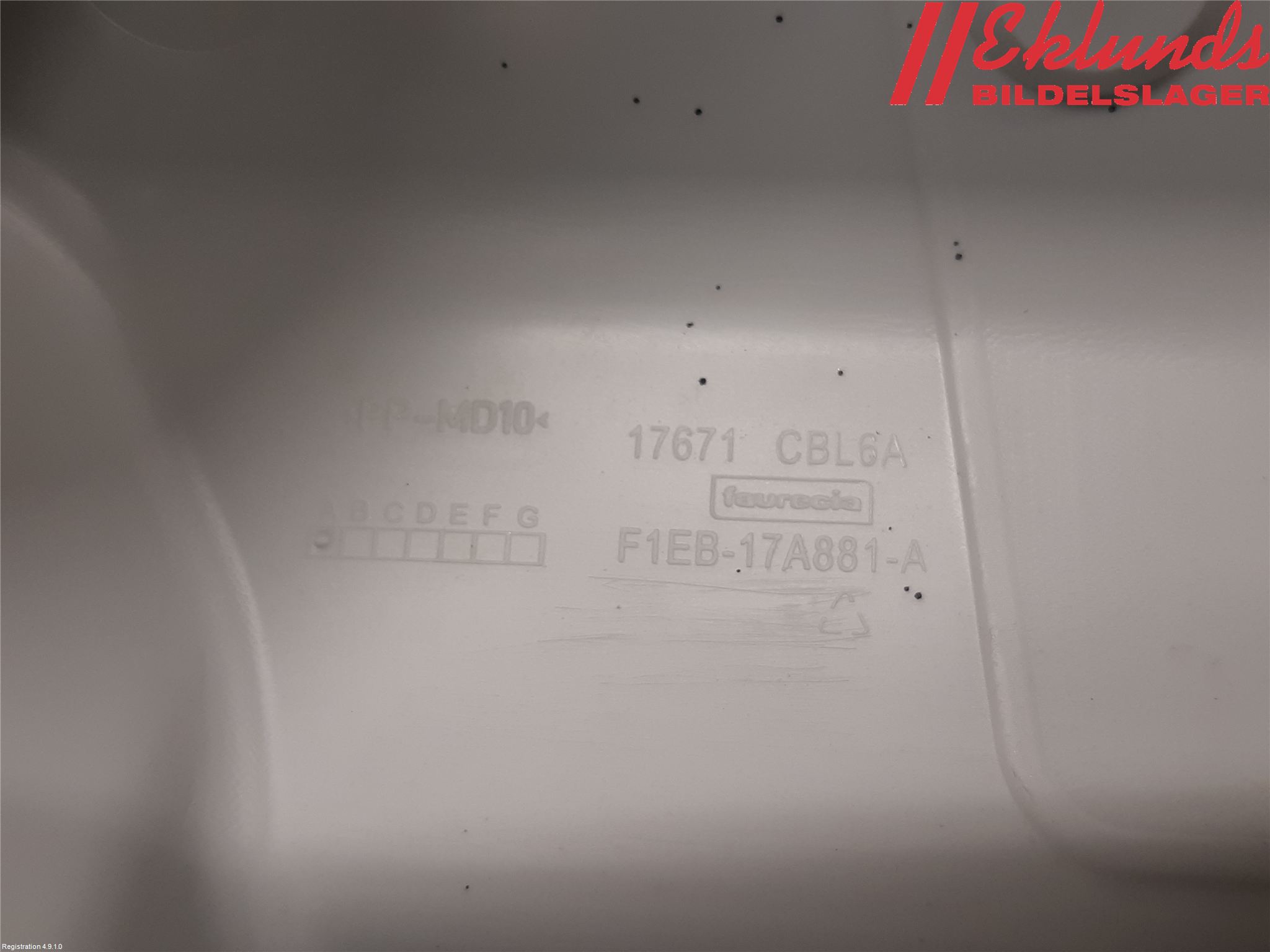 Ford FOCUS 15-18 Stötfångarfäste Bak Hö