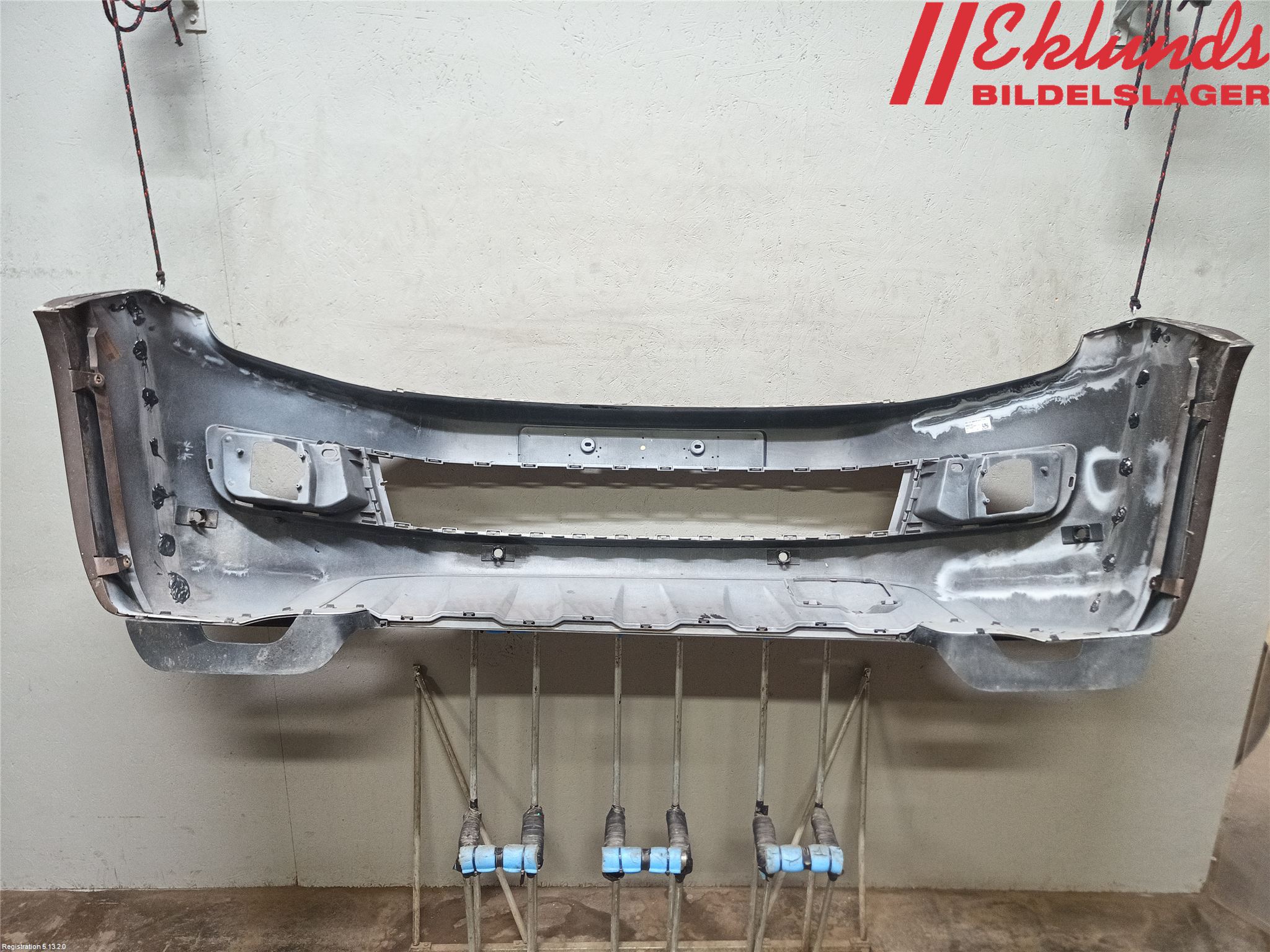 Volkswagen VW AMAROK 2H 10-22 Stötfångarbeklädnad Fram