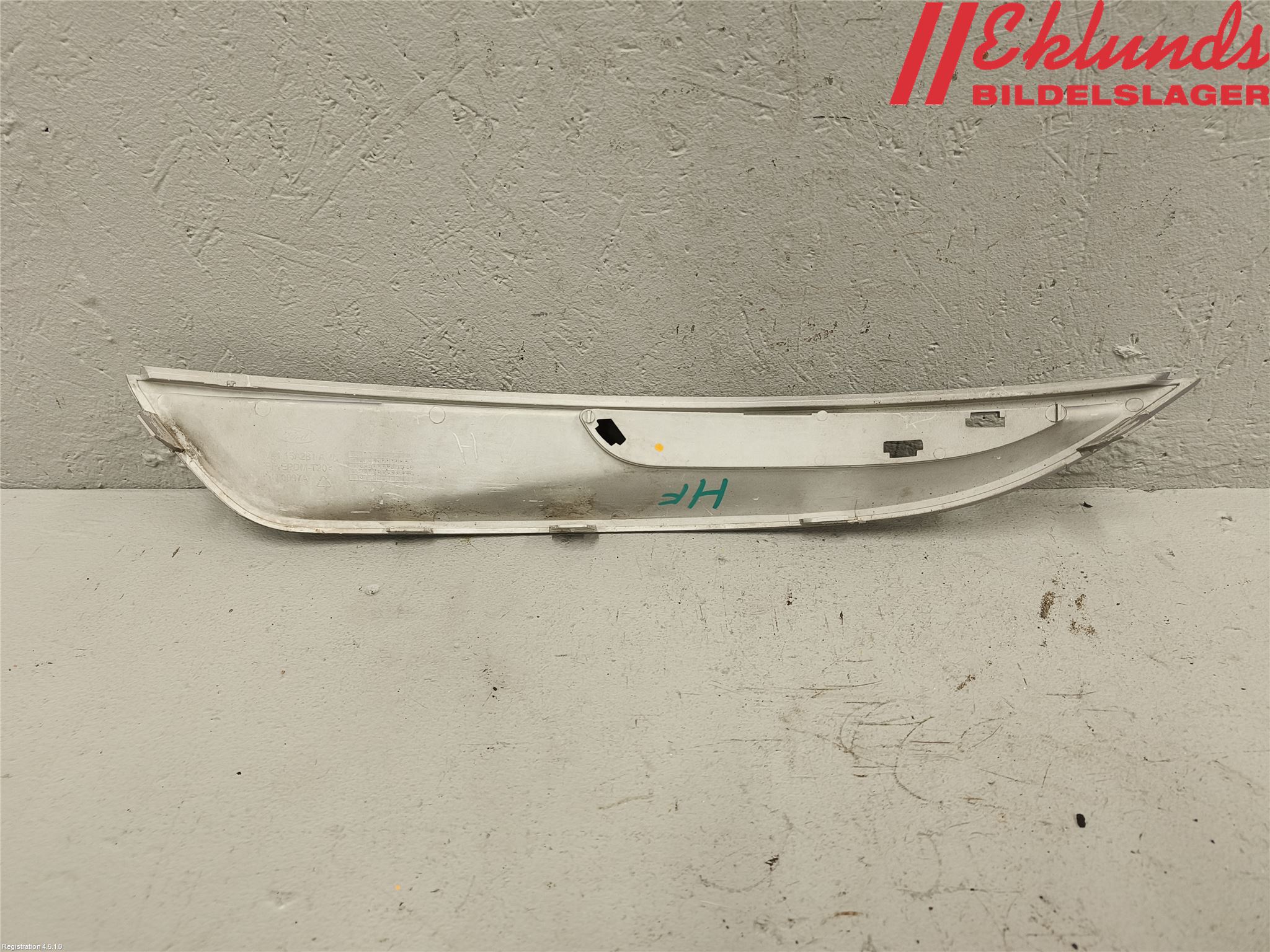 Ford KUGA 08-12 Stötfångarlist Fram