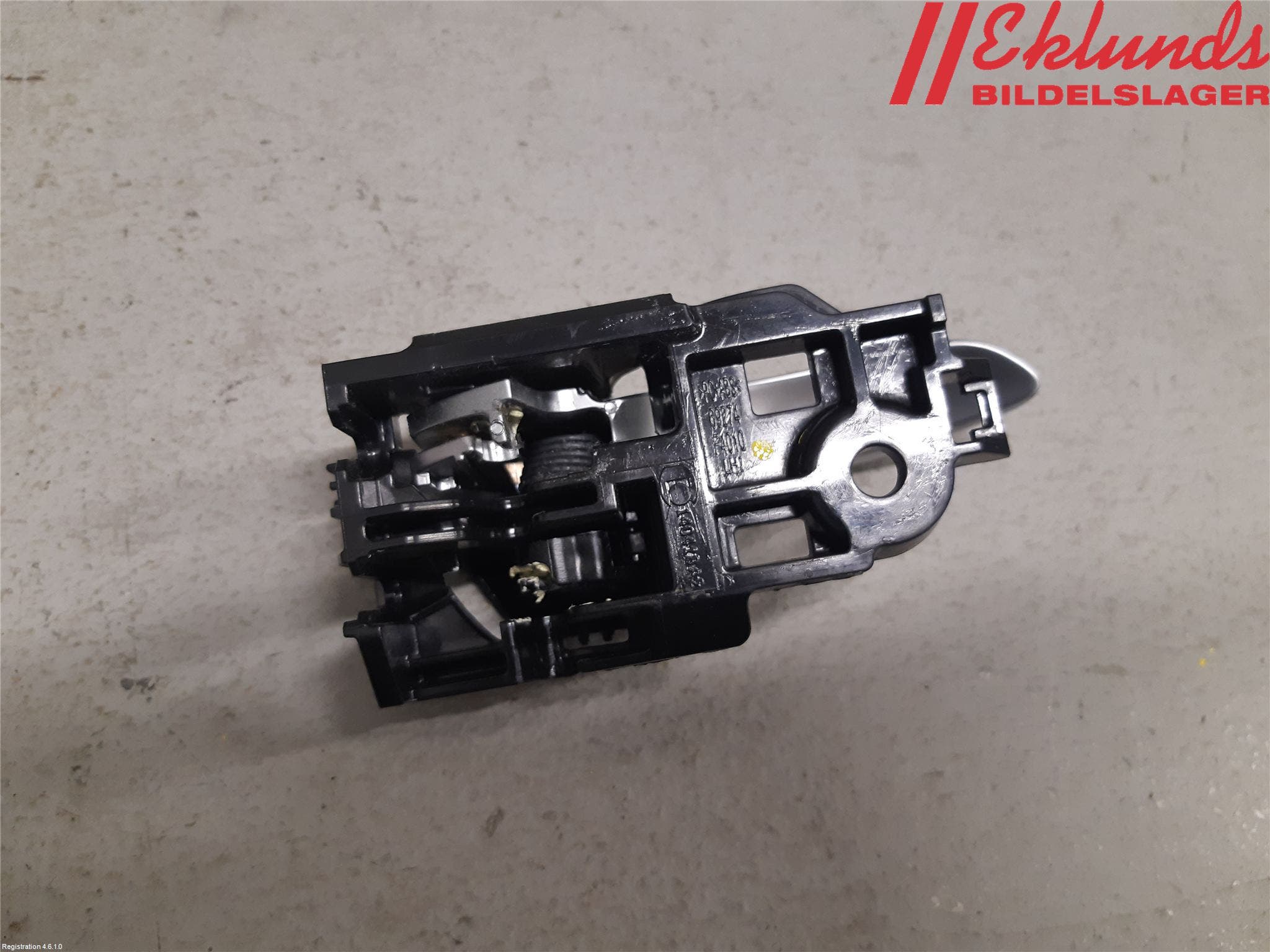 Toyota C-HR 16-23 Dörrhandtag Inre Vä