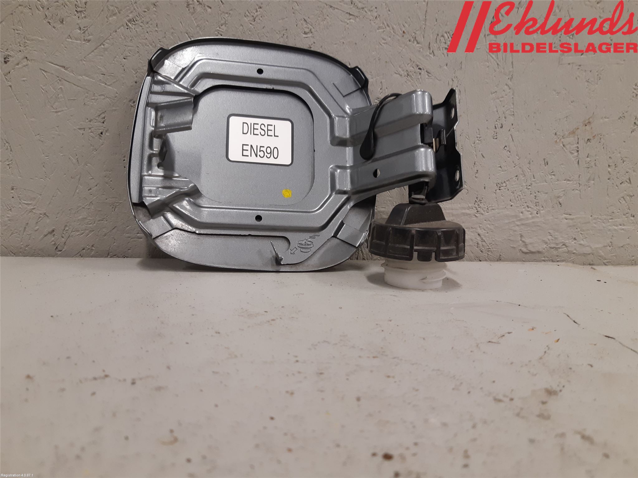 Mitsubishi OUTLANDER 13-21 Tanklucka