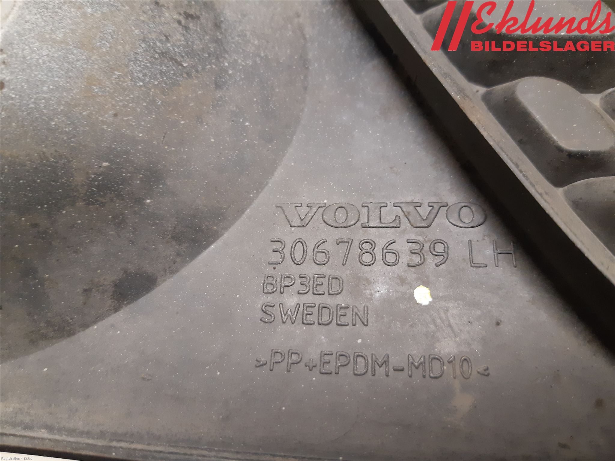 Volvo V70 08-13 Dimljussarg Fram