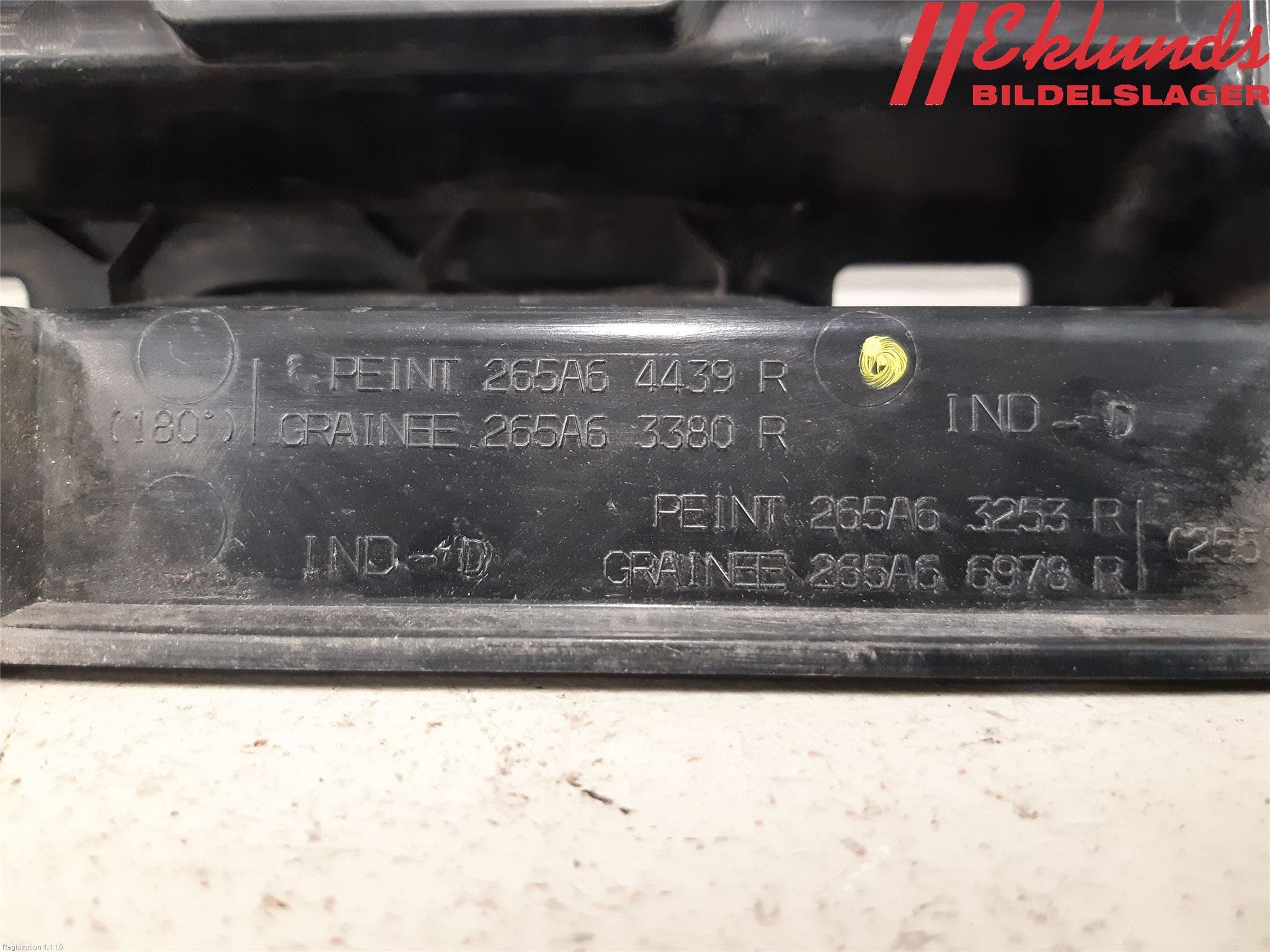 Opel VIVARO 15-19 Bakljussarg