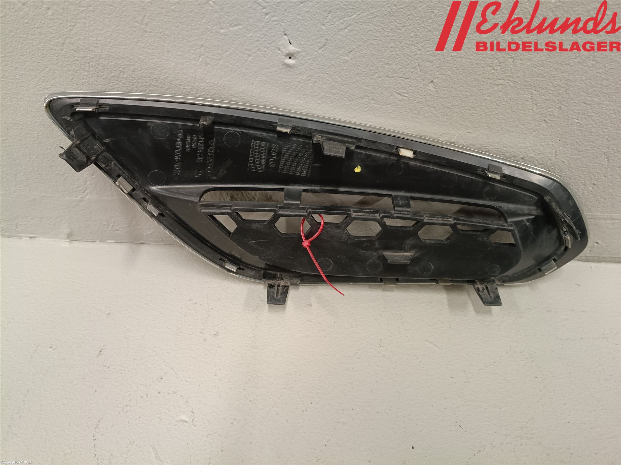 Volvo V60 11-13 Stöt Utfyllnad-List-Grill