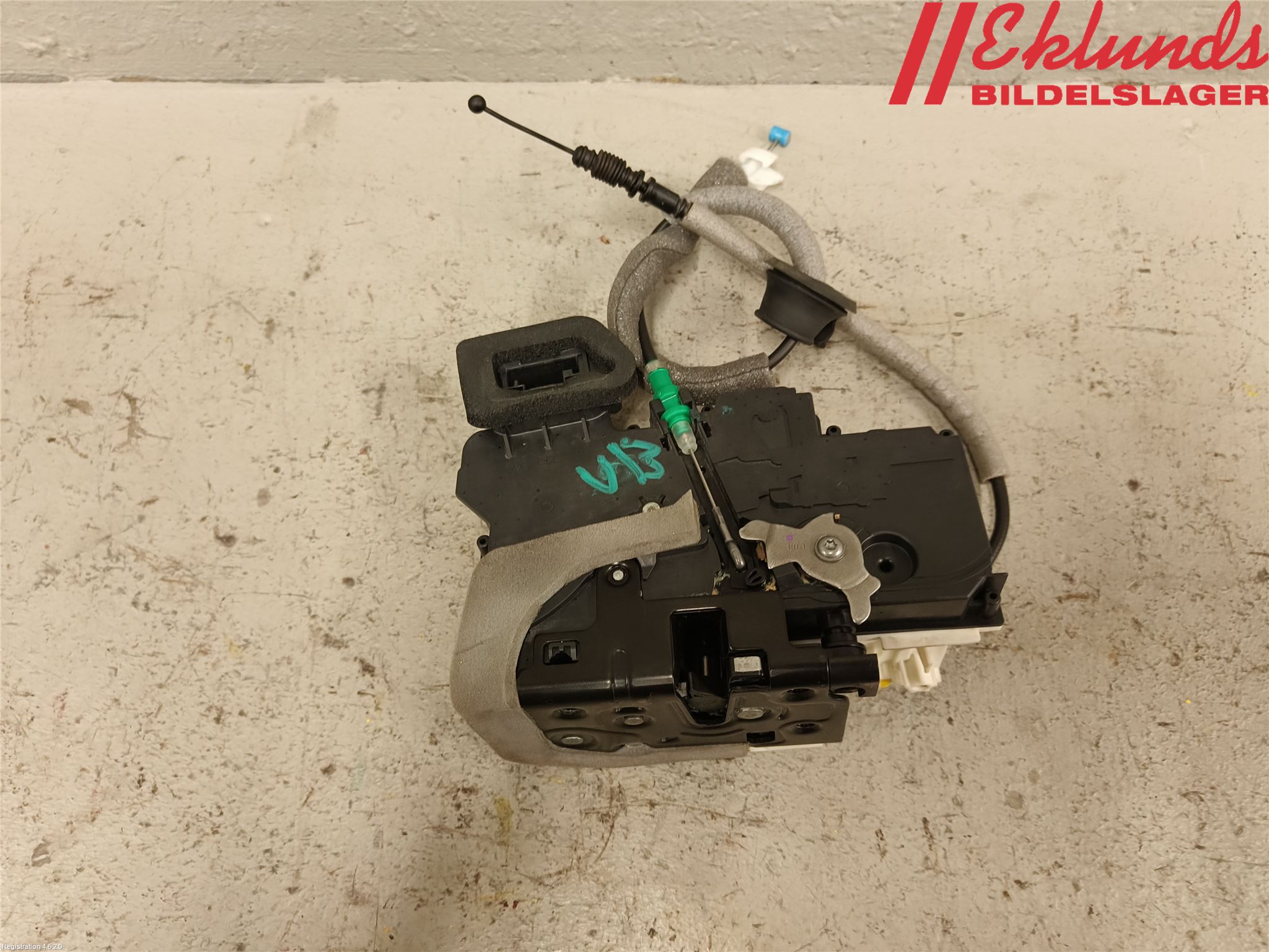 Audi A6 F2/C8 19- Låskista-Dörrlås