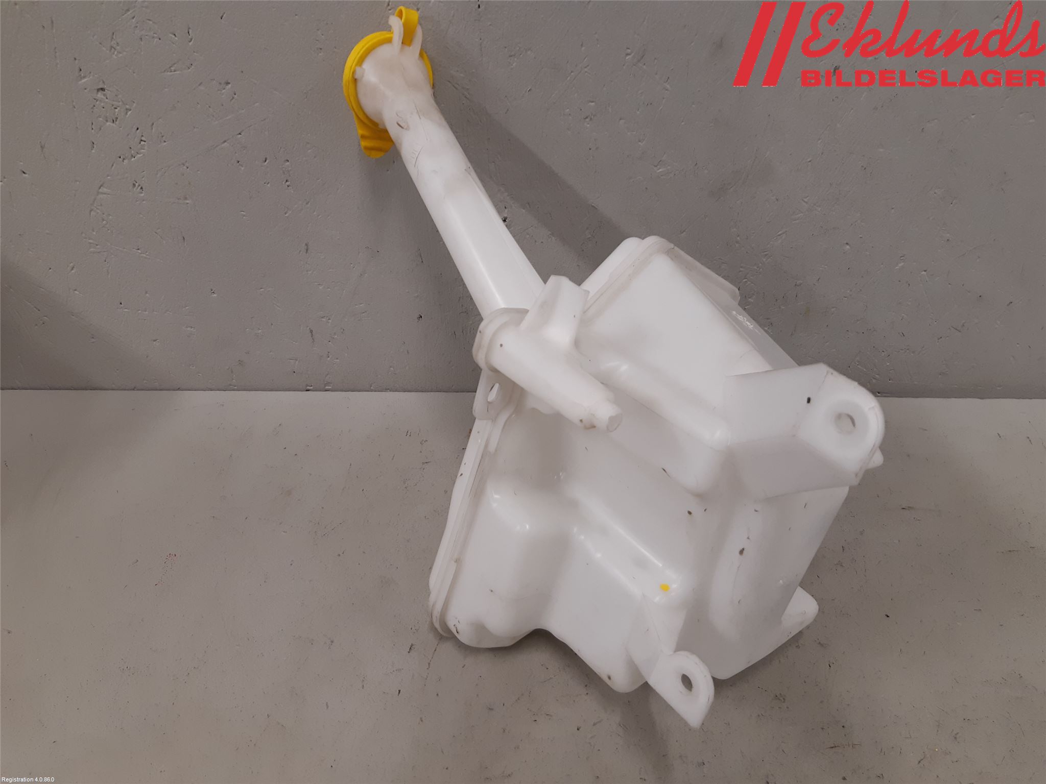 Toyota YARIS XP130 15-20 Spolartank Vindruta