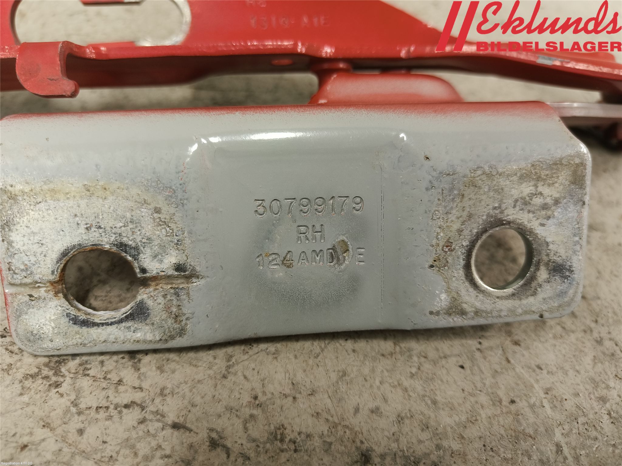 Volvo V60 11-13 Huvgångjärn