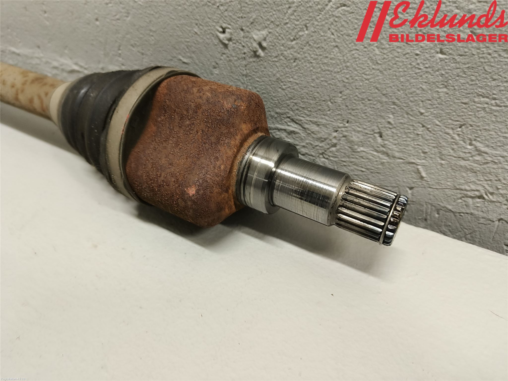 Ford FOCUS 11-14 Drivaxel Fram Vänster