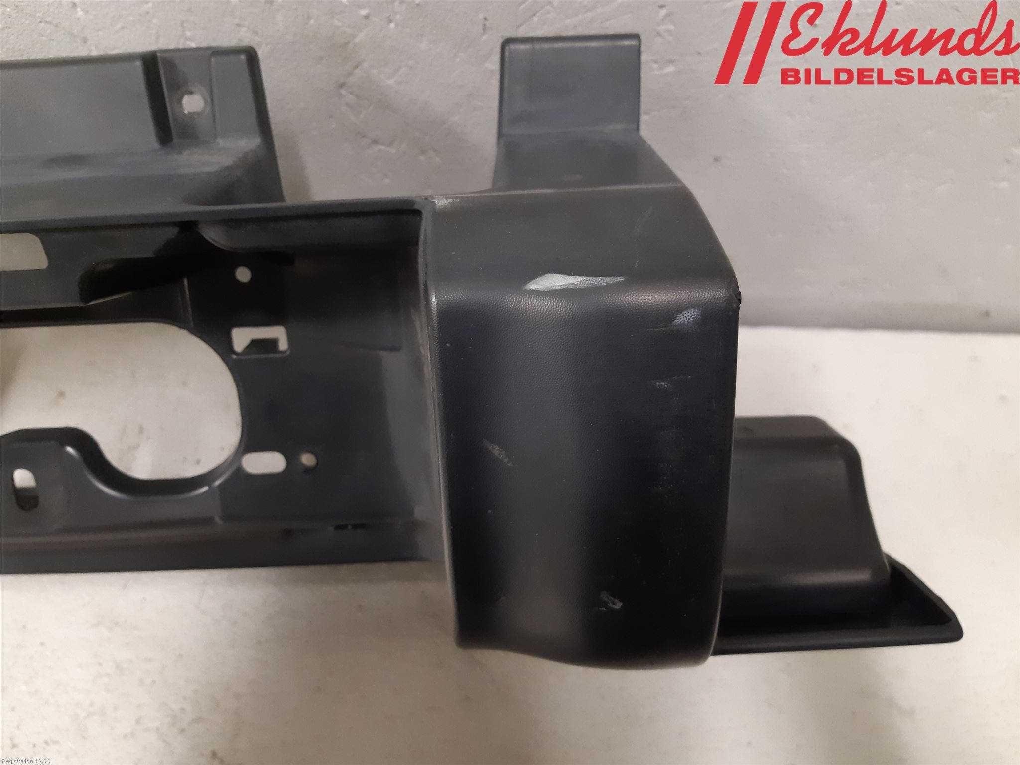 Opel VIVARO 15-19 Bakljussarg