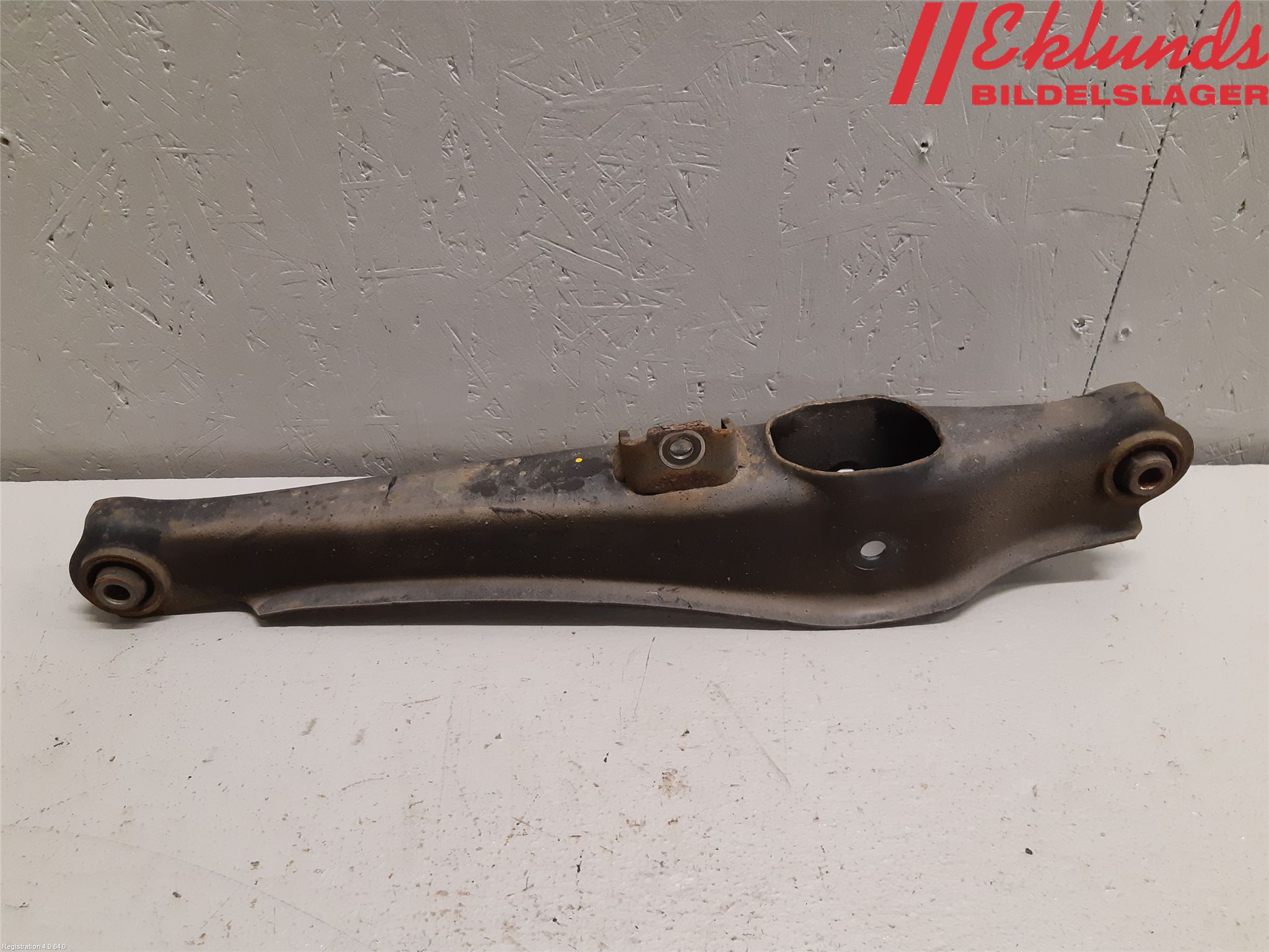 Mitsubishi OUTLANDER 13-21 Bärarm Bak Höger