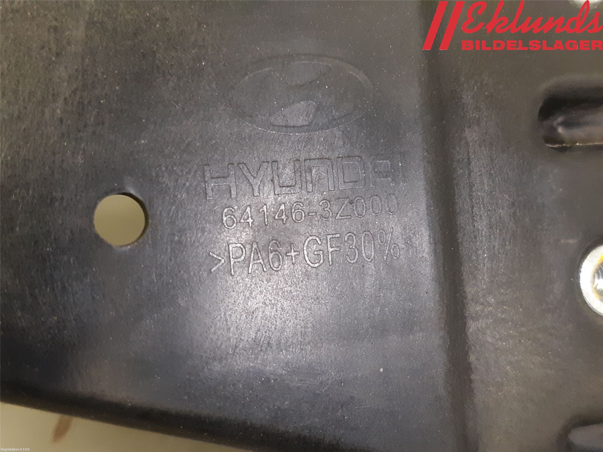 Hyundai i40 08-15 Strålkast Fästsarg