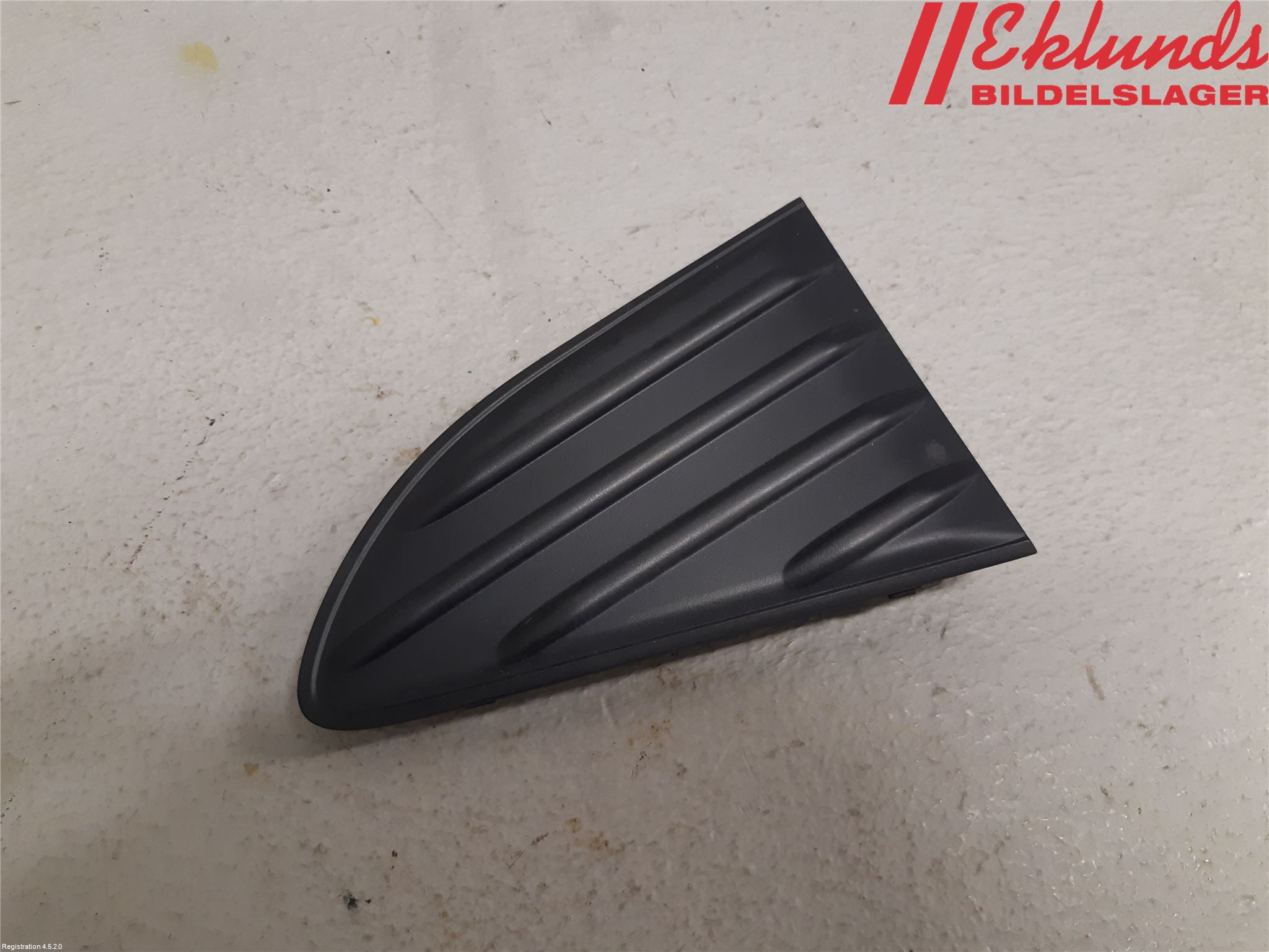 Toyota YARIS XP130 15-20 Stöt Utfyllnad-List-Grill