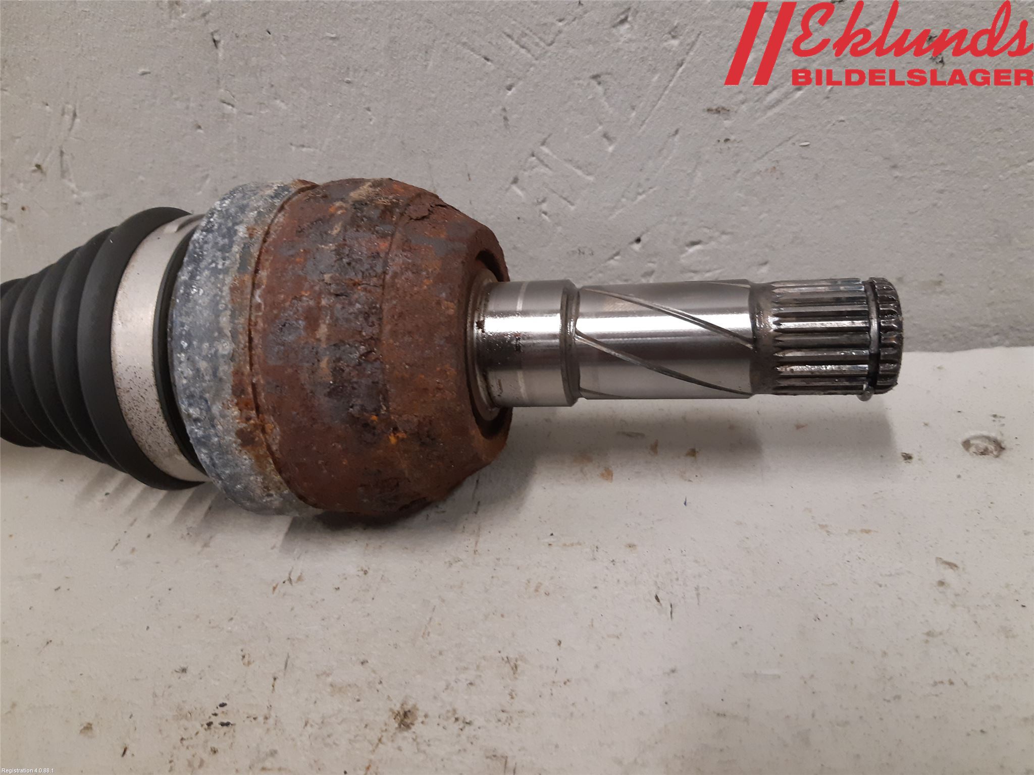 Volvo V40 CROSS COUNTRY 13-19 Drivaxel Bak Höger