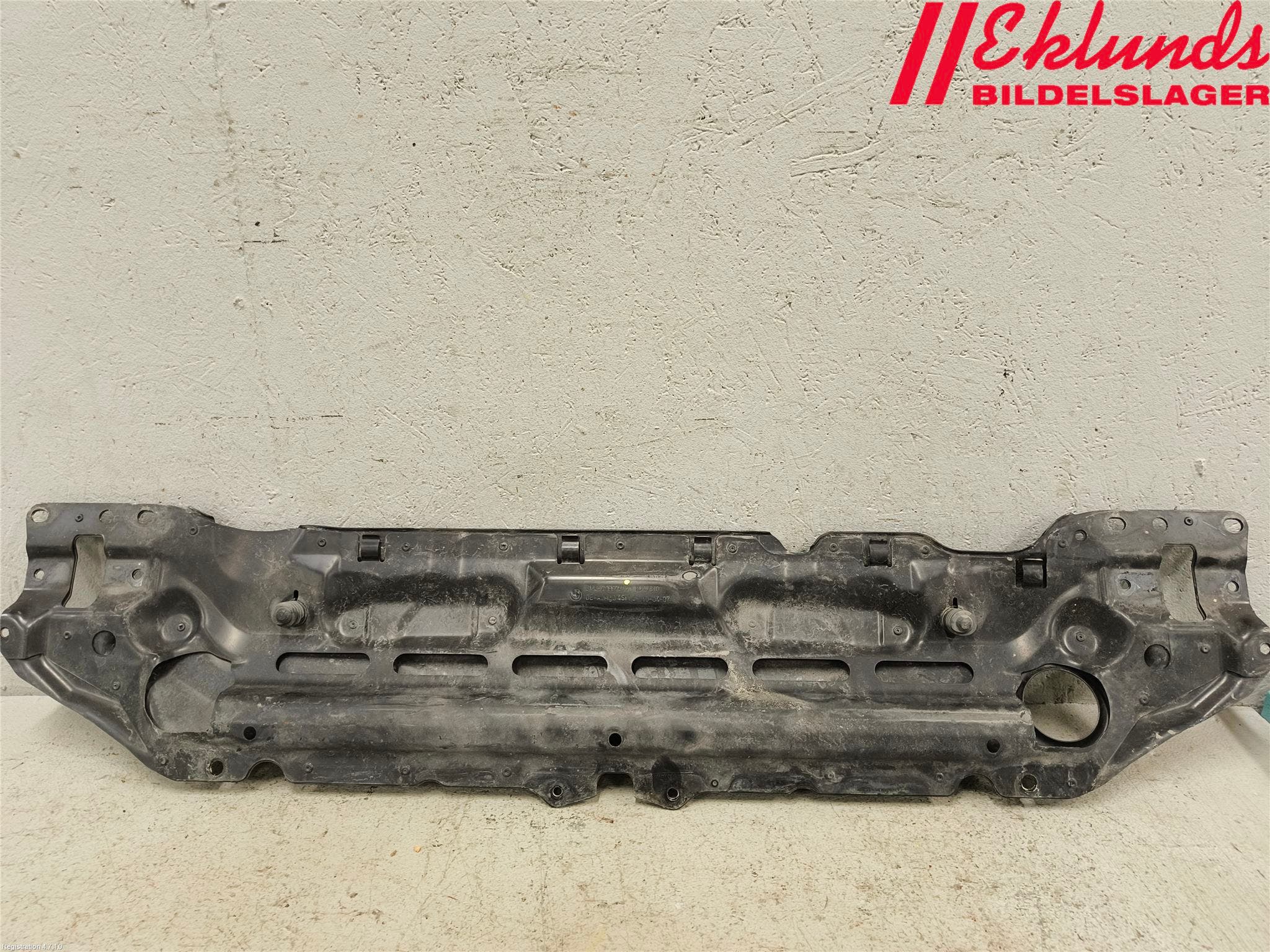 BMW 5 E60/61 Sed/Tou 02-10 Frontplåt