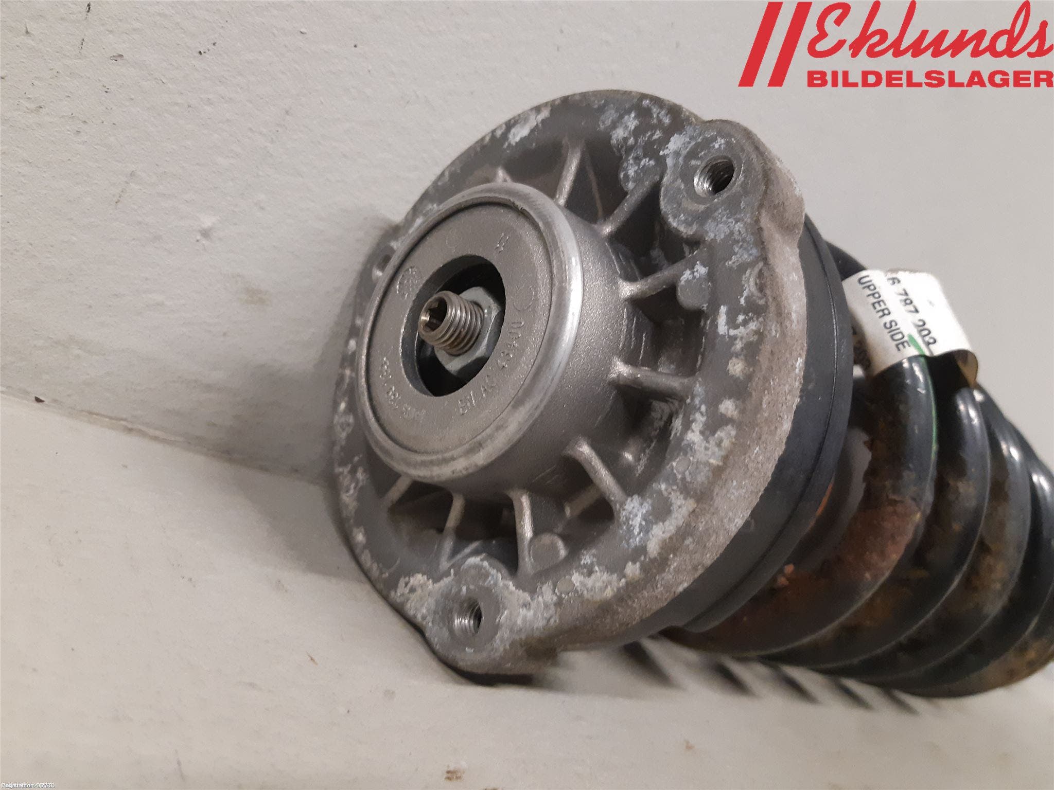 BMW X4 F26 14-18 Fjäderben Bak Höger