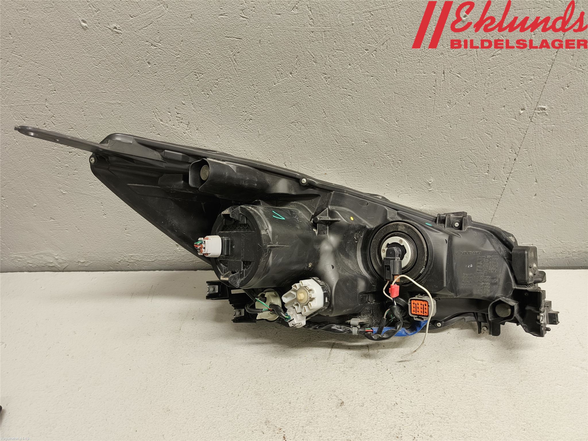 Subaru OUTBACK 15-20 Strålkastare Vänster