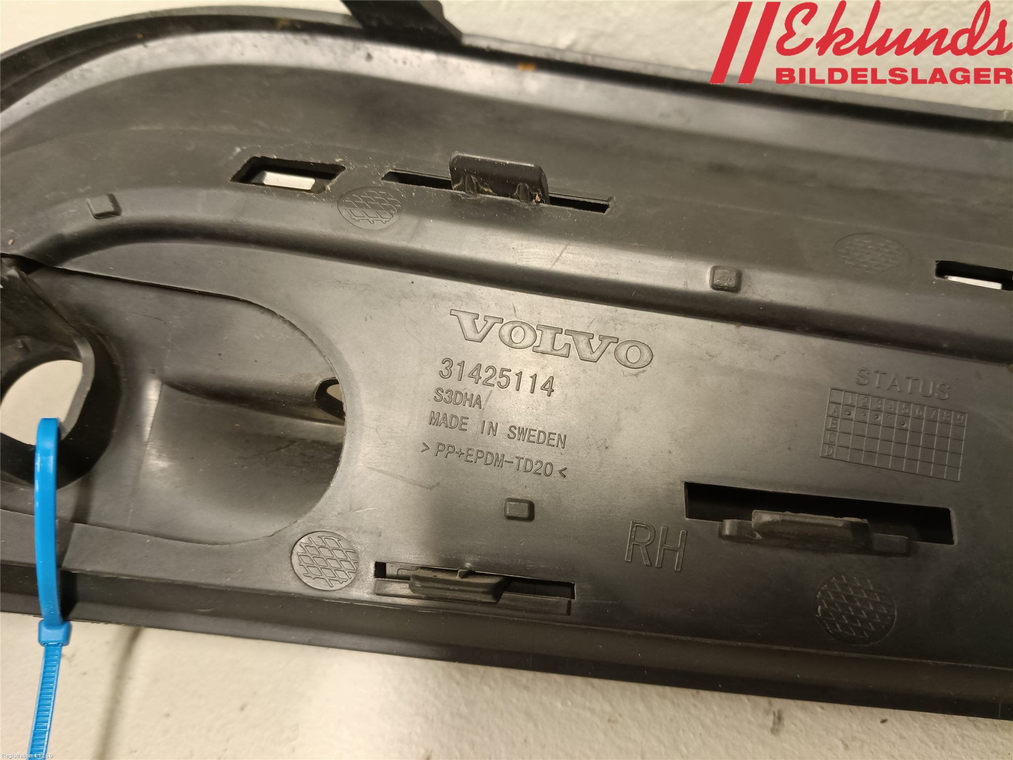 Volvo V60 14-18 Stöt Utfyllnad-List-Grill