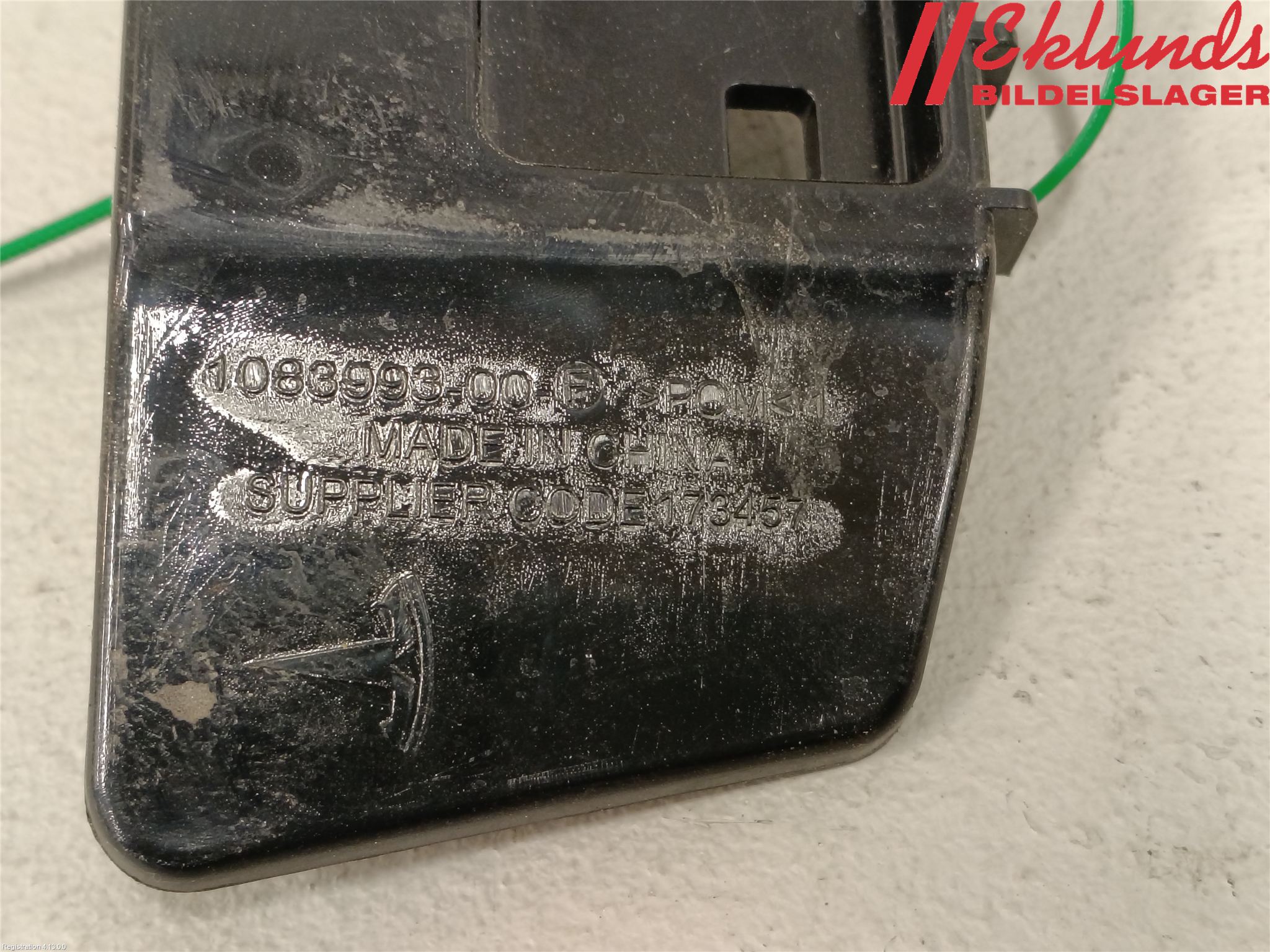 Tesla MODEL 3 17- Stötfångarfäste Bak Hö