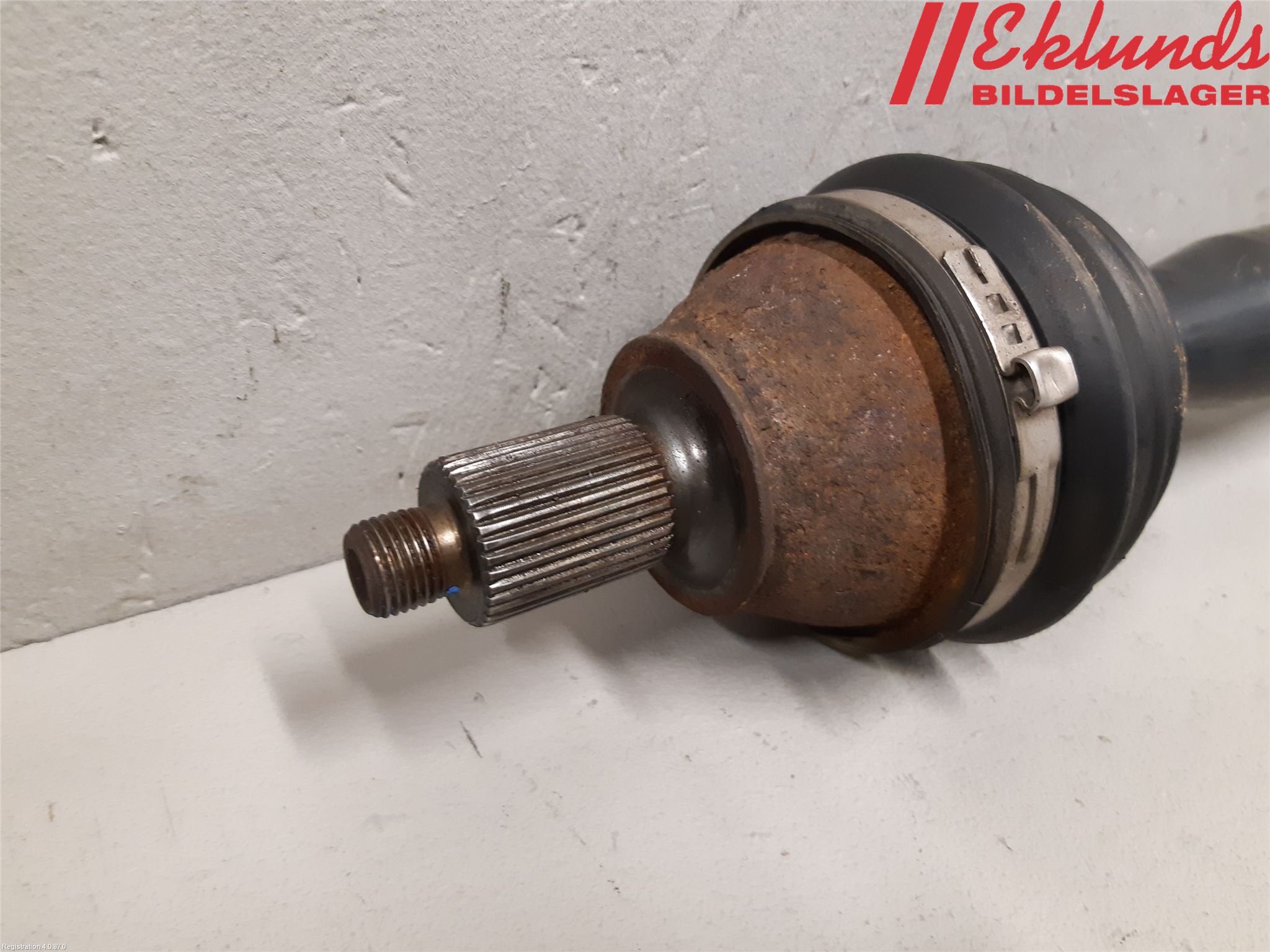Volkswagen VW POLO 10-17 Drivaxel Fram Höger