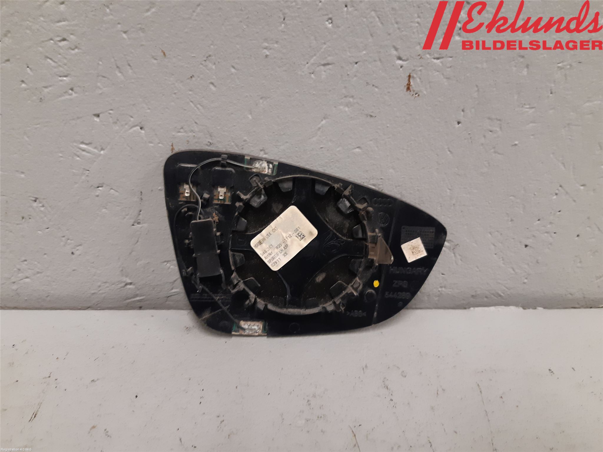 Volkswagen VW PASSAT 11-14 Spegelglas Vä