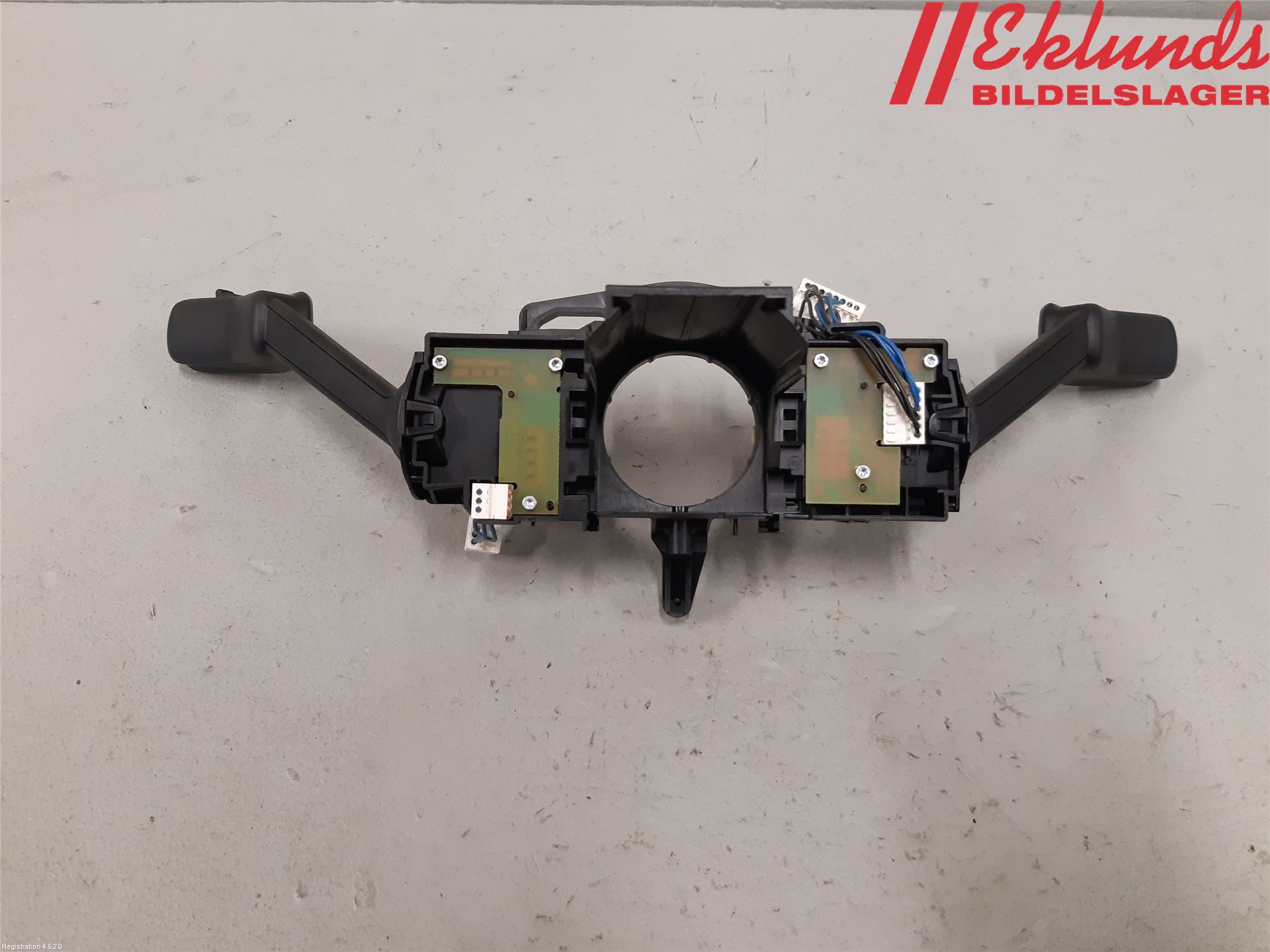 Volkswagen VW GOLF / E-GOLF VII 13-20 Spakcentral